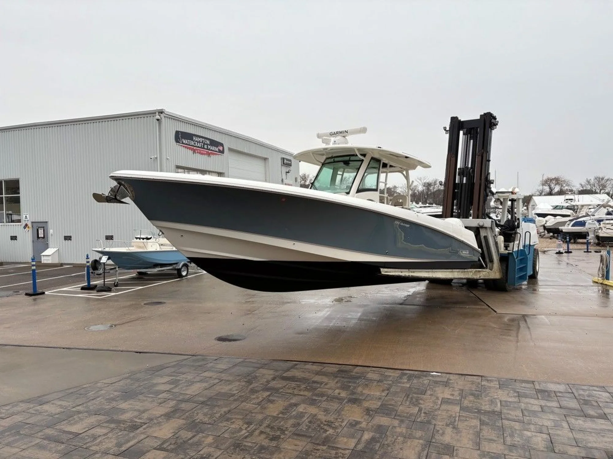 Boston Whaler 350 Outrage - Image 2