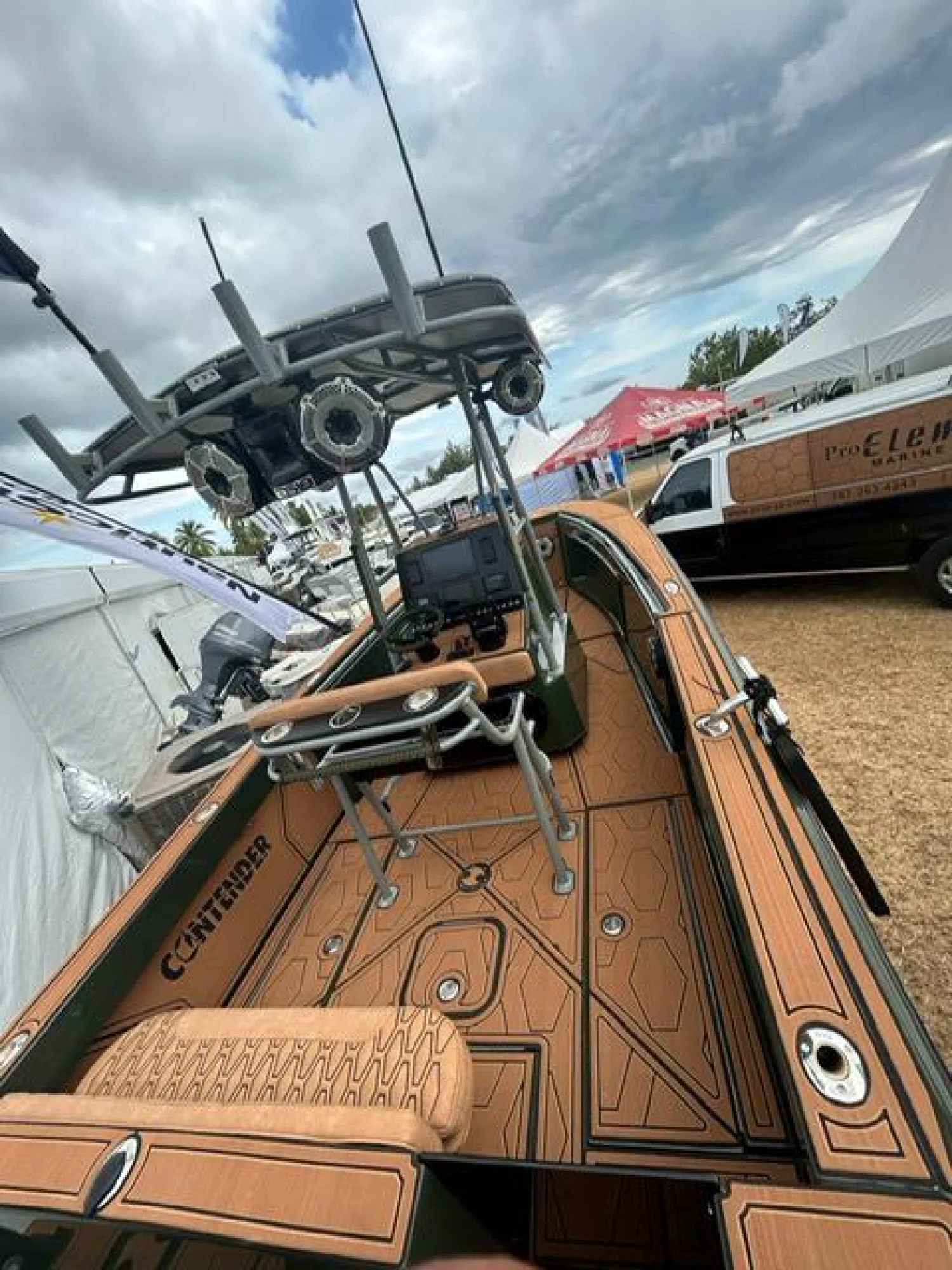 Contender 23CC 2012 - Image 3