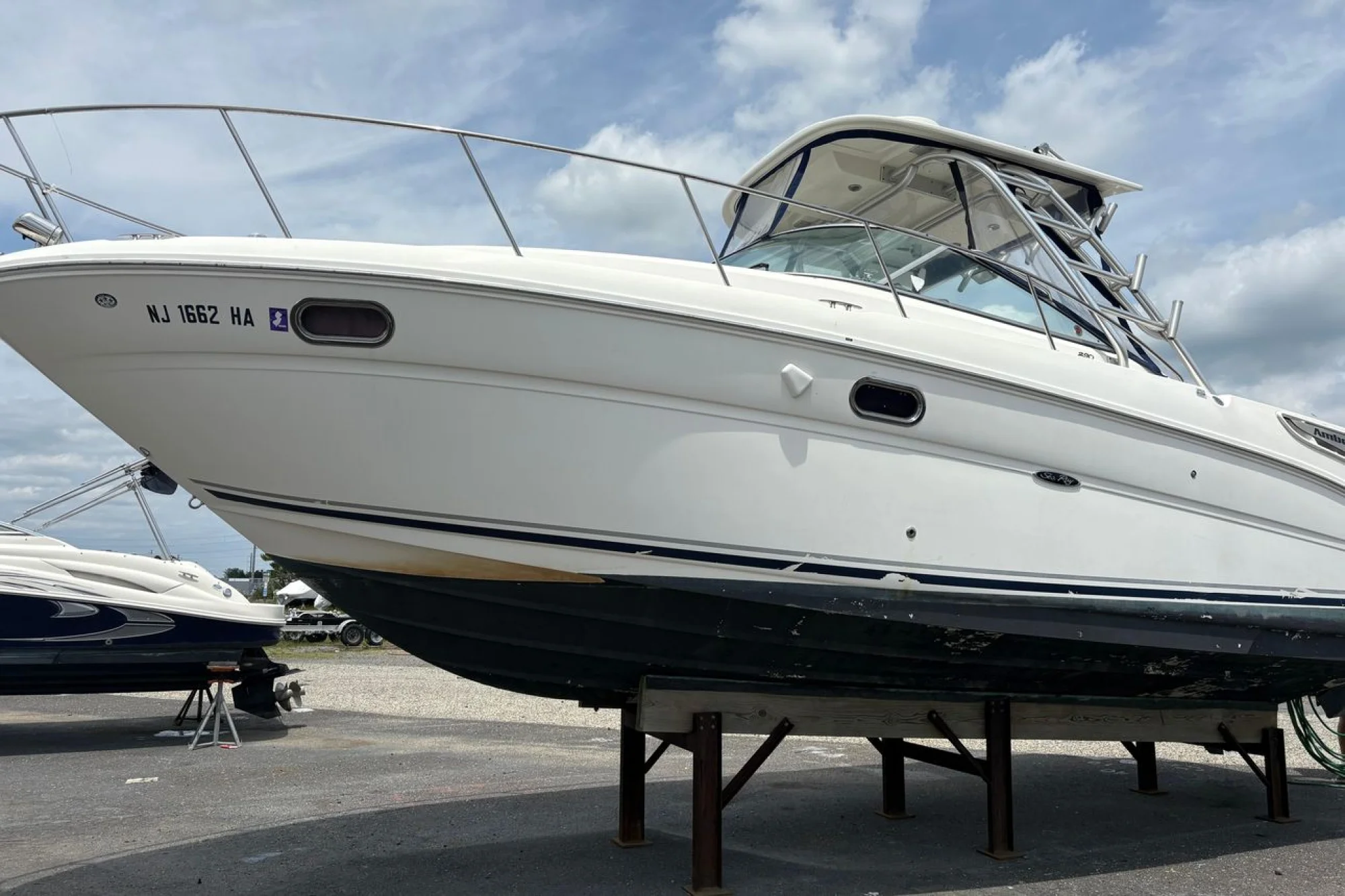2008 29' Sea Ray 290 Amberjack - Image 2