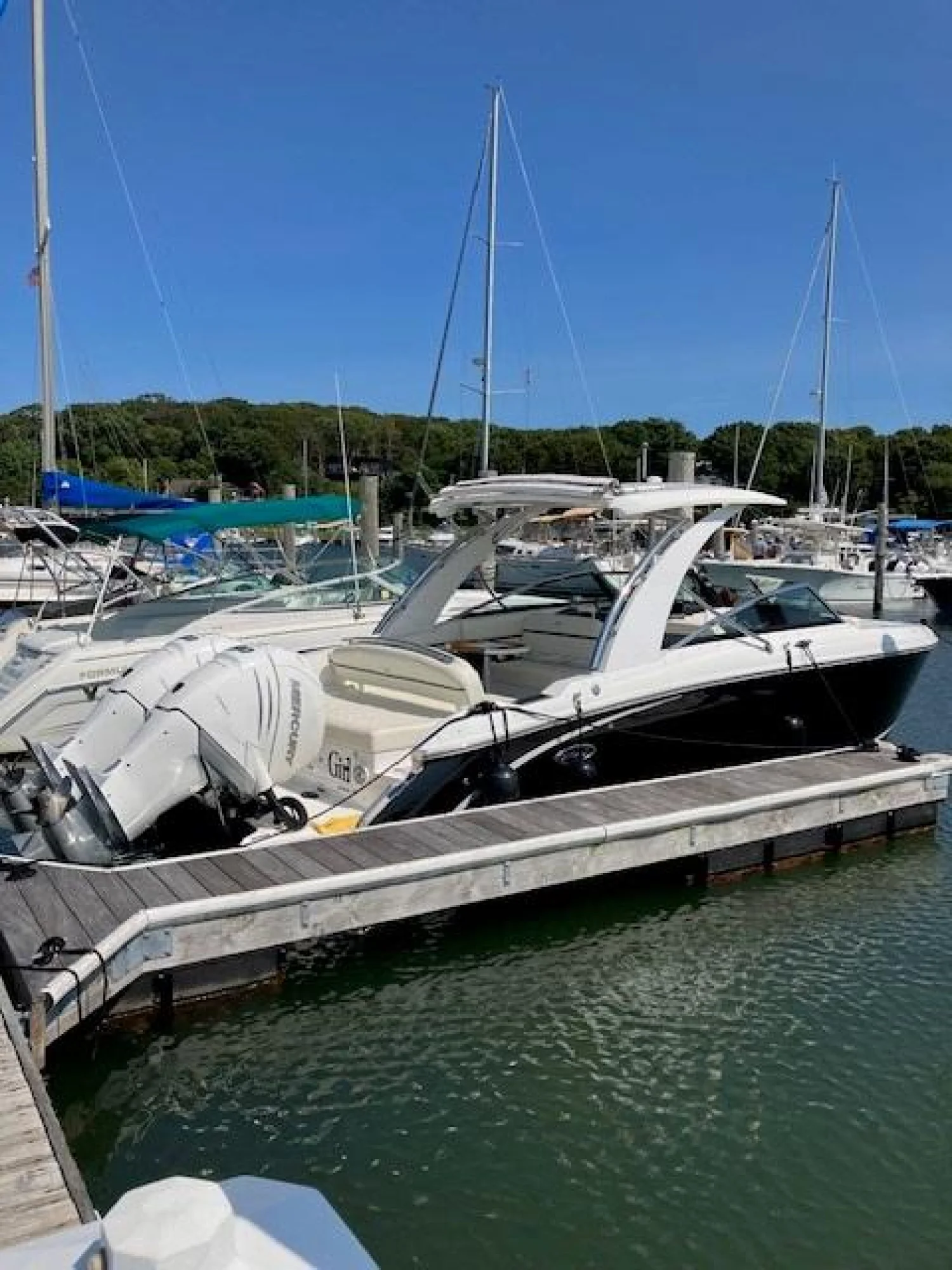 2021 Cobalt 30SC Outboard - Image 3