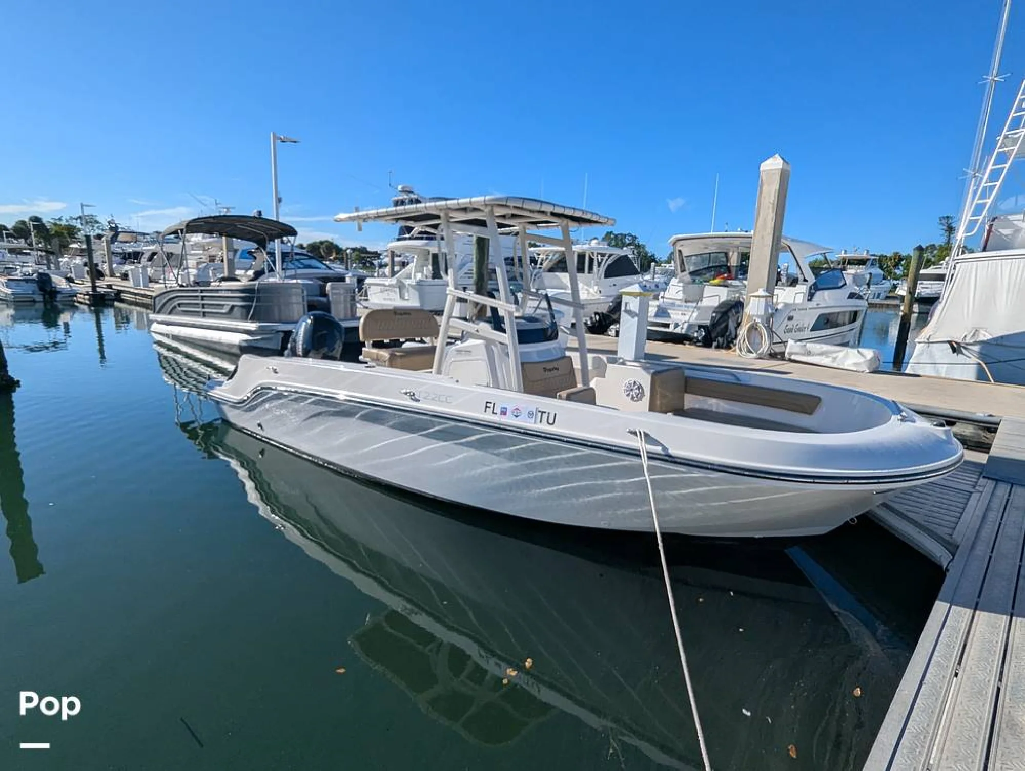 2024 Trophy T22 CC - Main Image