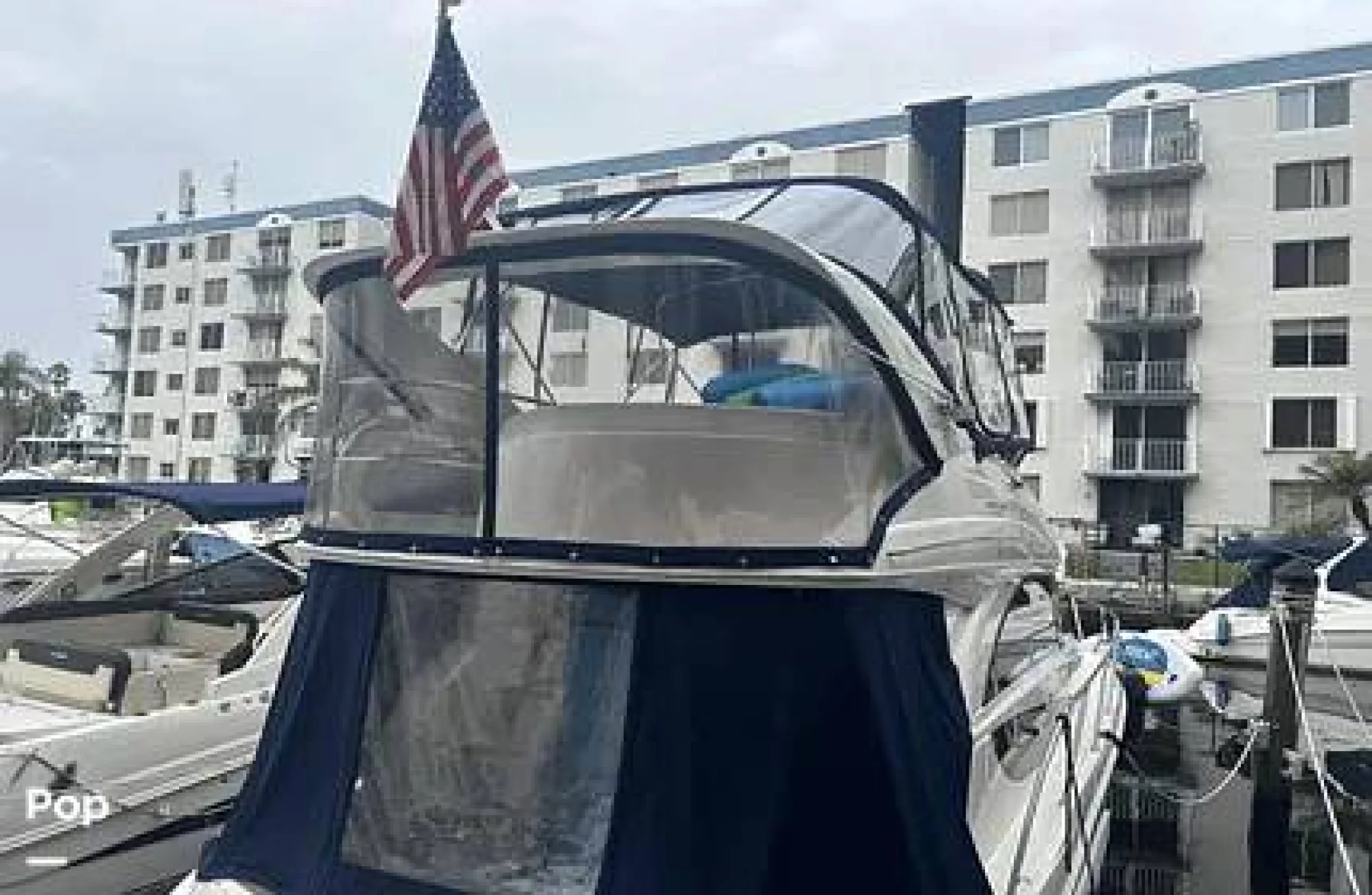 2009 Meridian 341 Sedan Bridge - Image 4