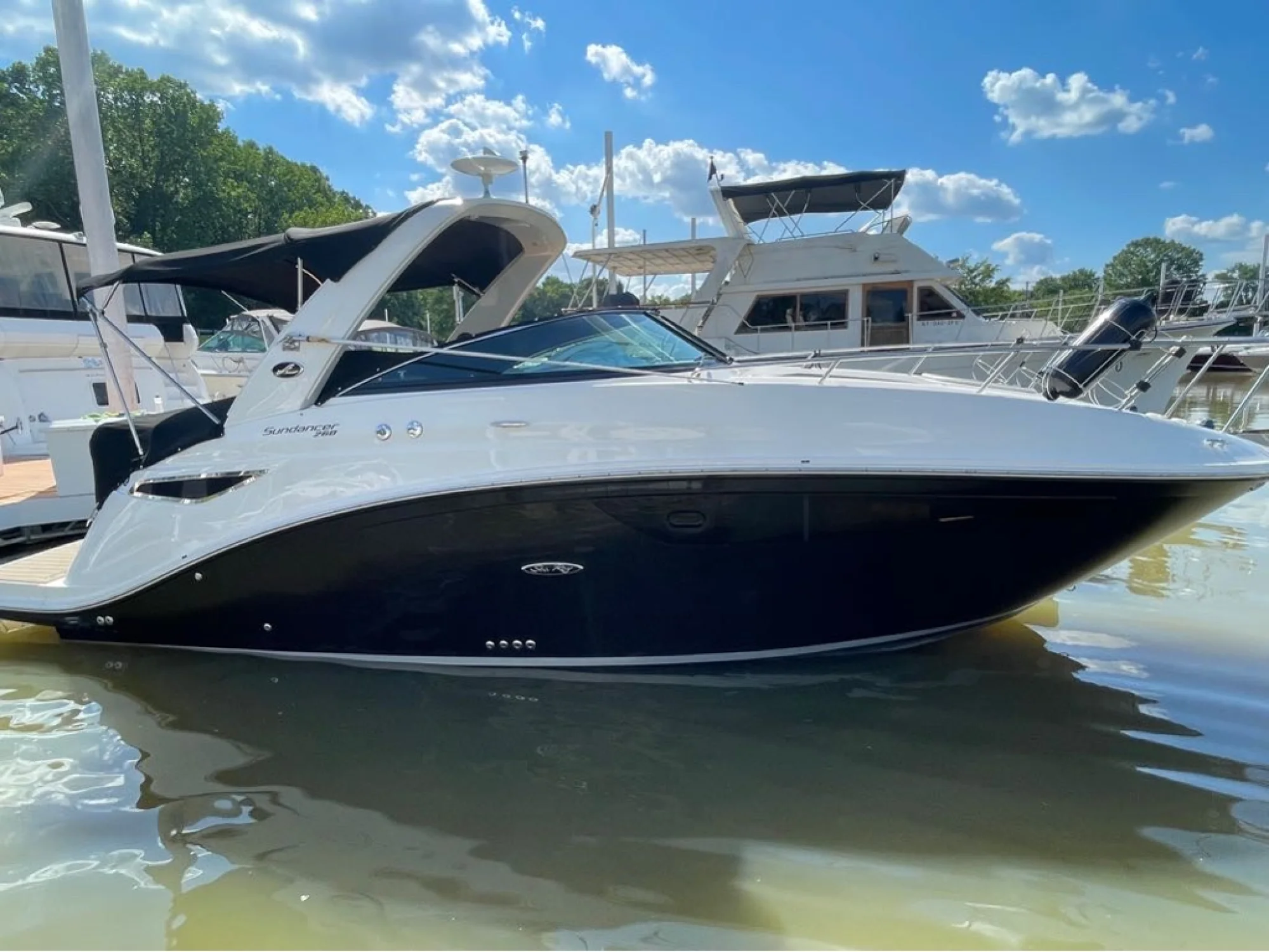 2015 Sea Ray 260 Sundancer - Main Image