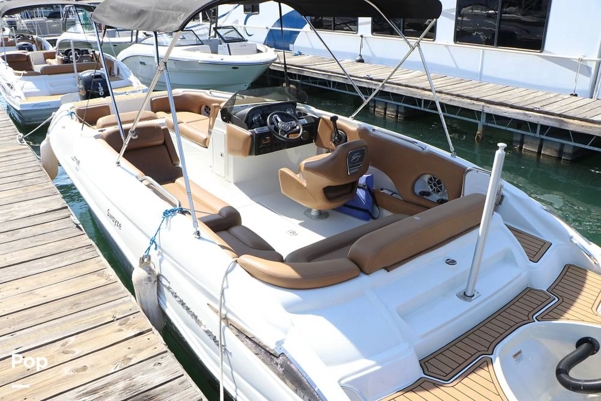 2023 Crownline E225 XS - Image 3