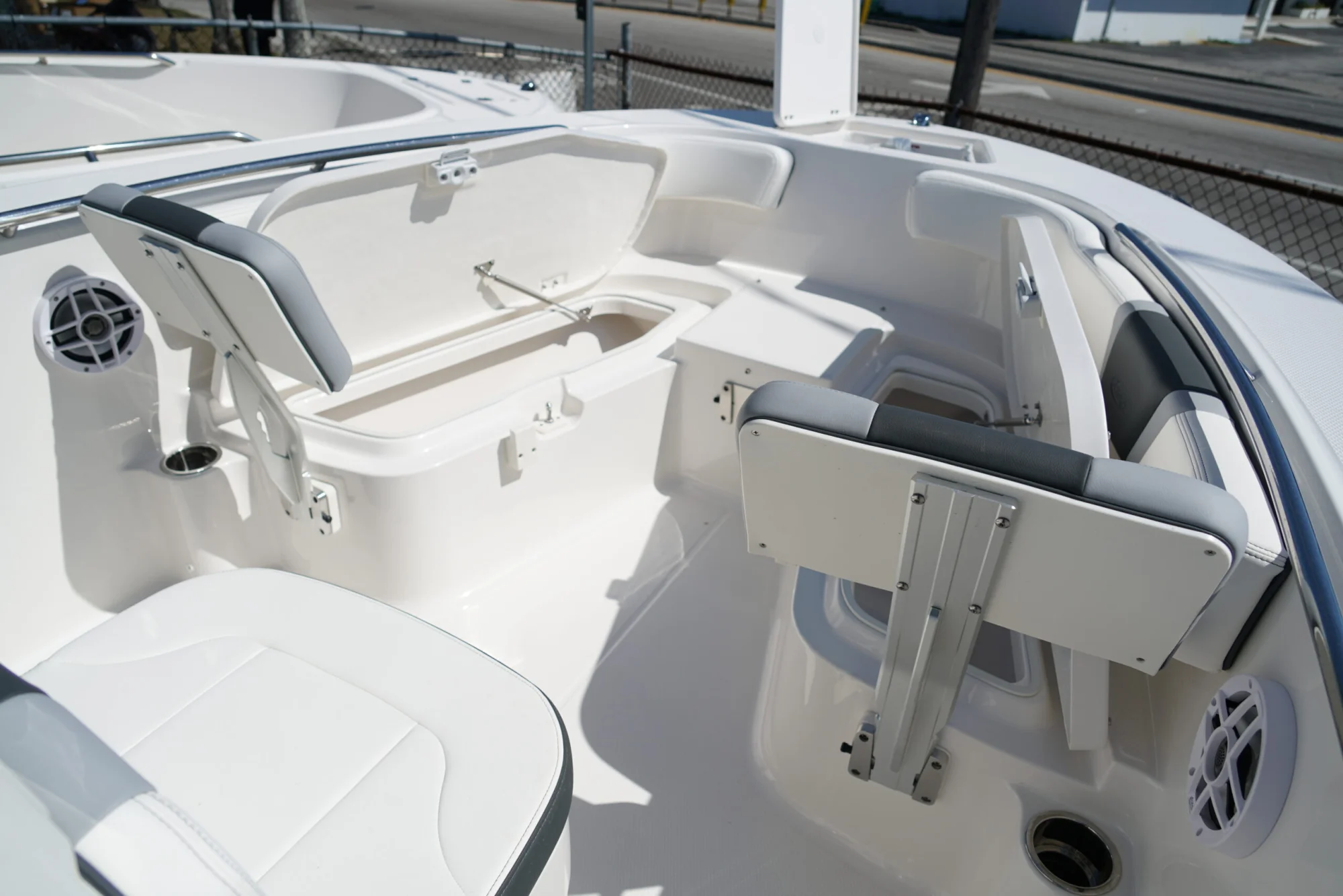 2025 ROBALO R200 - Image 3