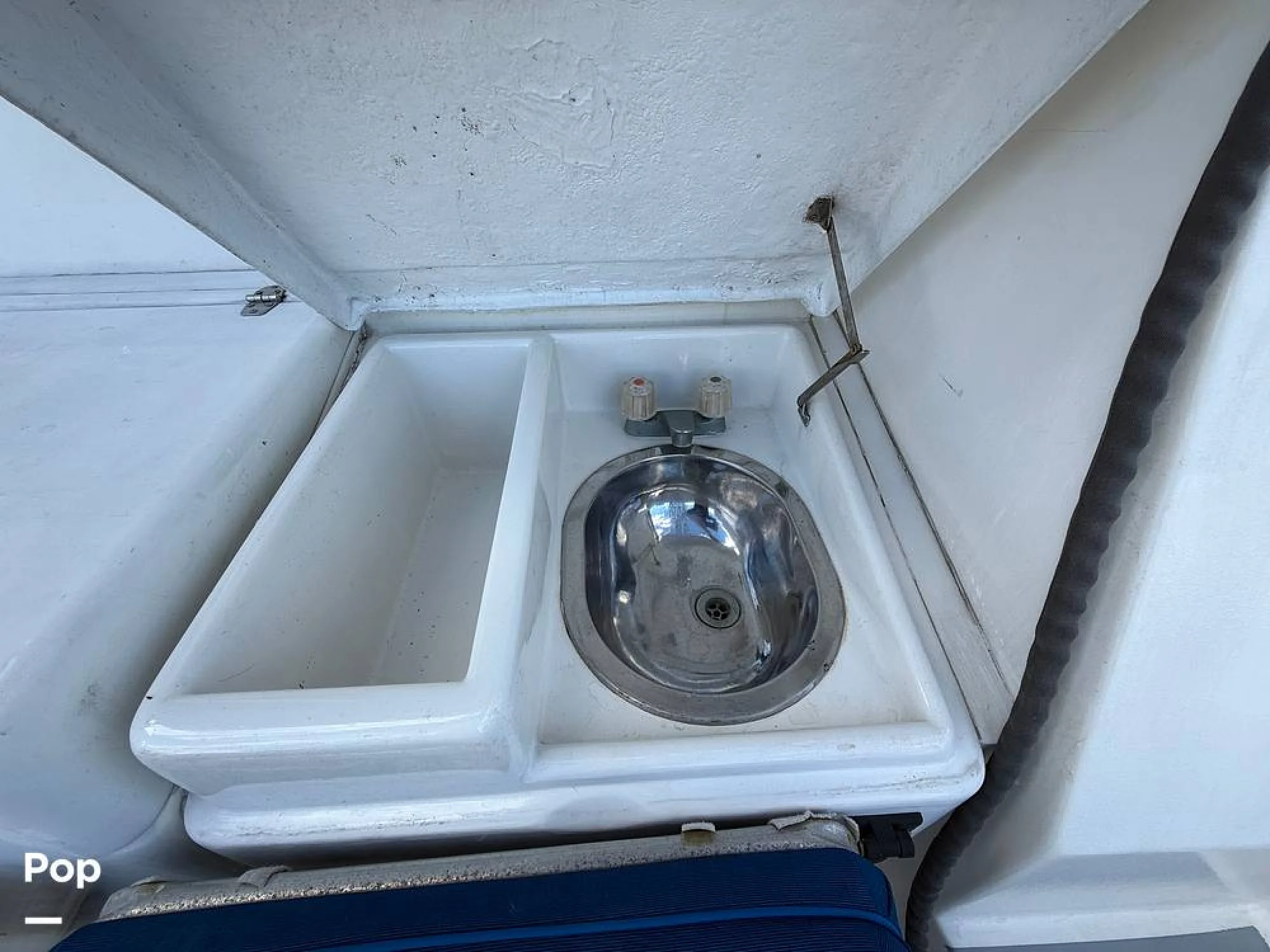 1989 Jefferson 37 Convertible - Image 5