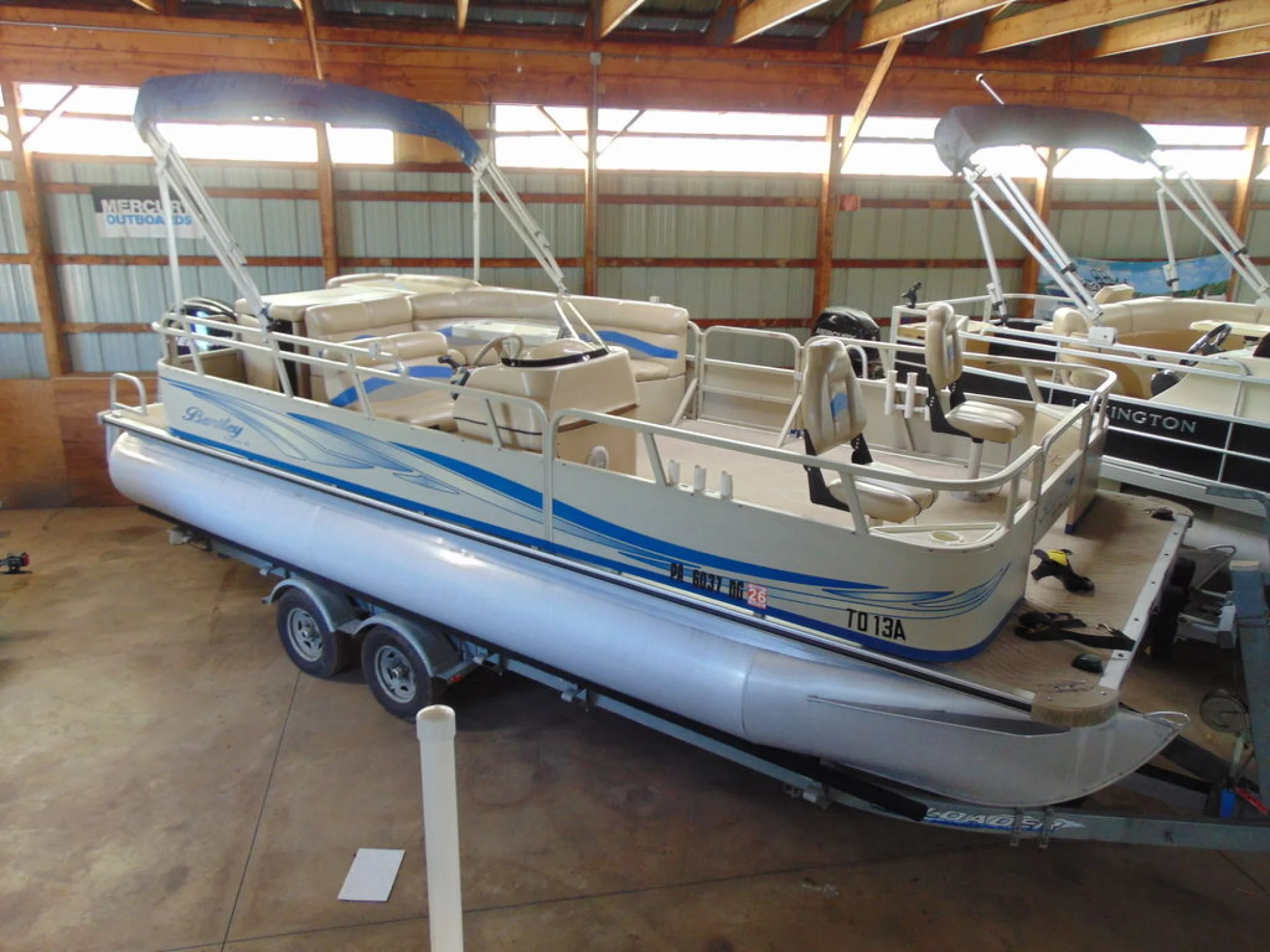 Bentley 220 Fish Pontoon