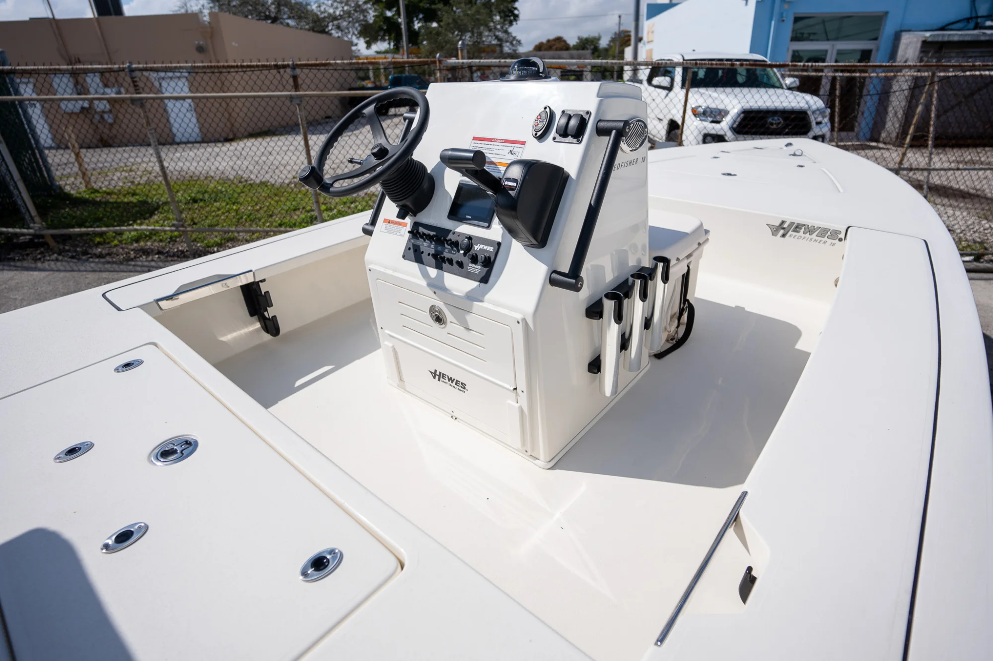 2025 HEWES Redfisher 18 - Image 3