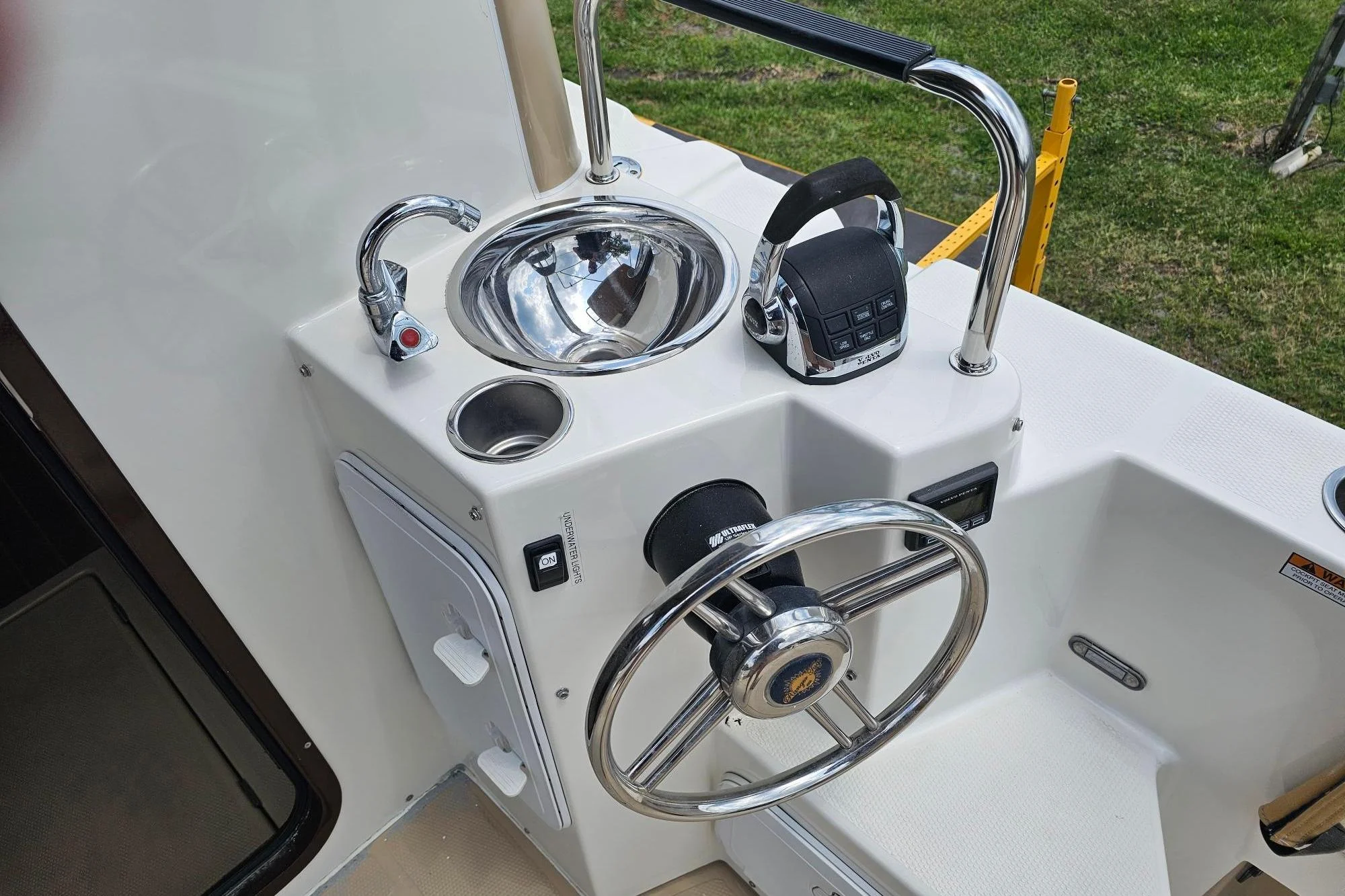 2014 Ranger Tugs R-31 CB - Image 4