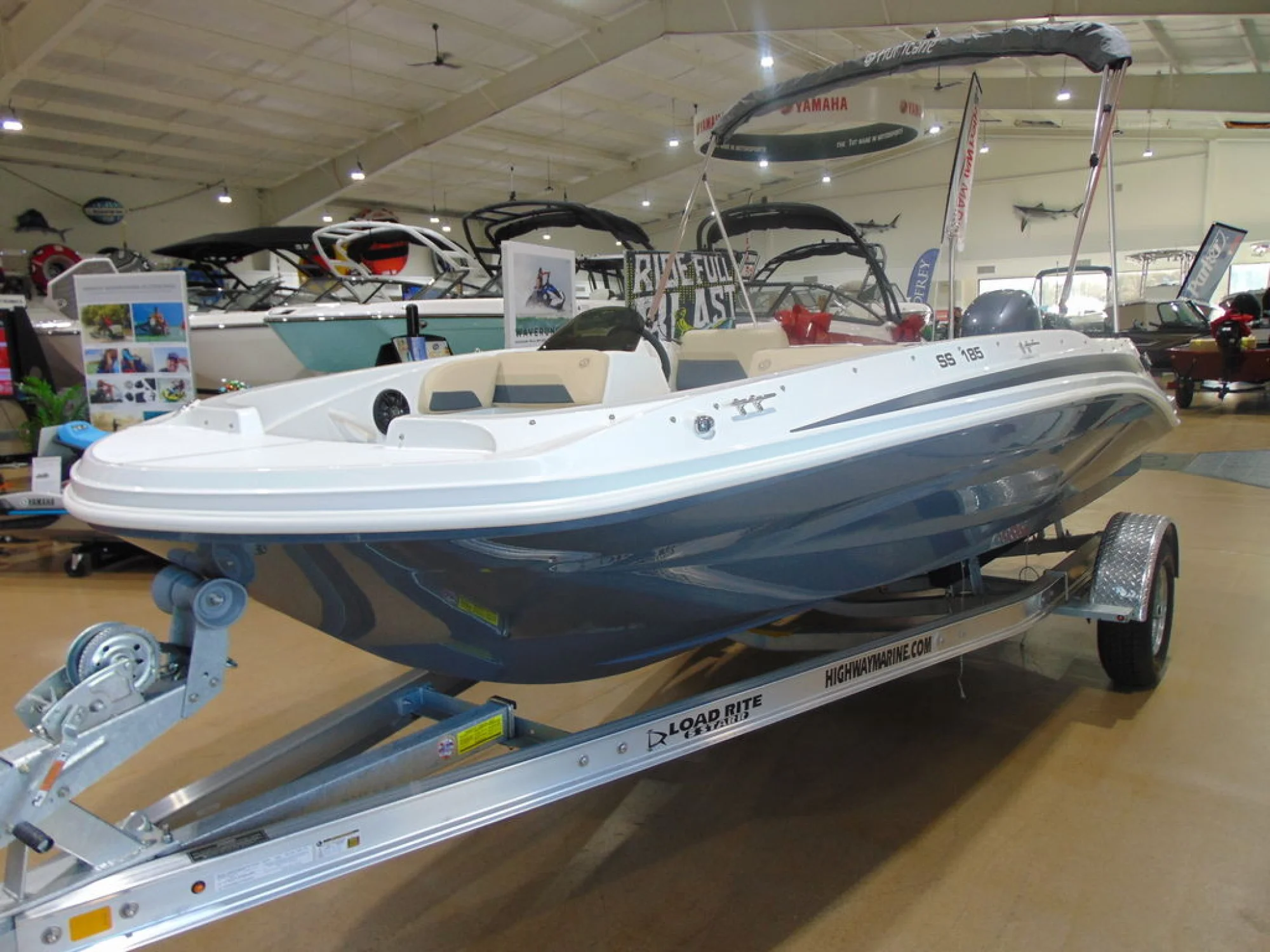 Hurricane SunDeck Sport 185 OB - Image 3