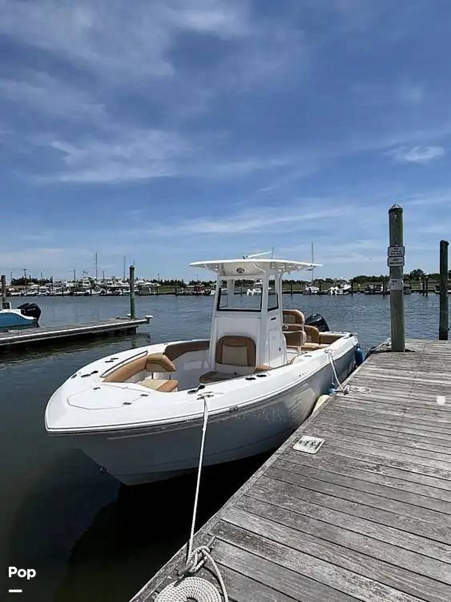 2025 NauticStar 242 0SL - Image 3