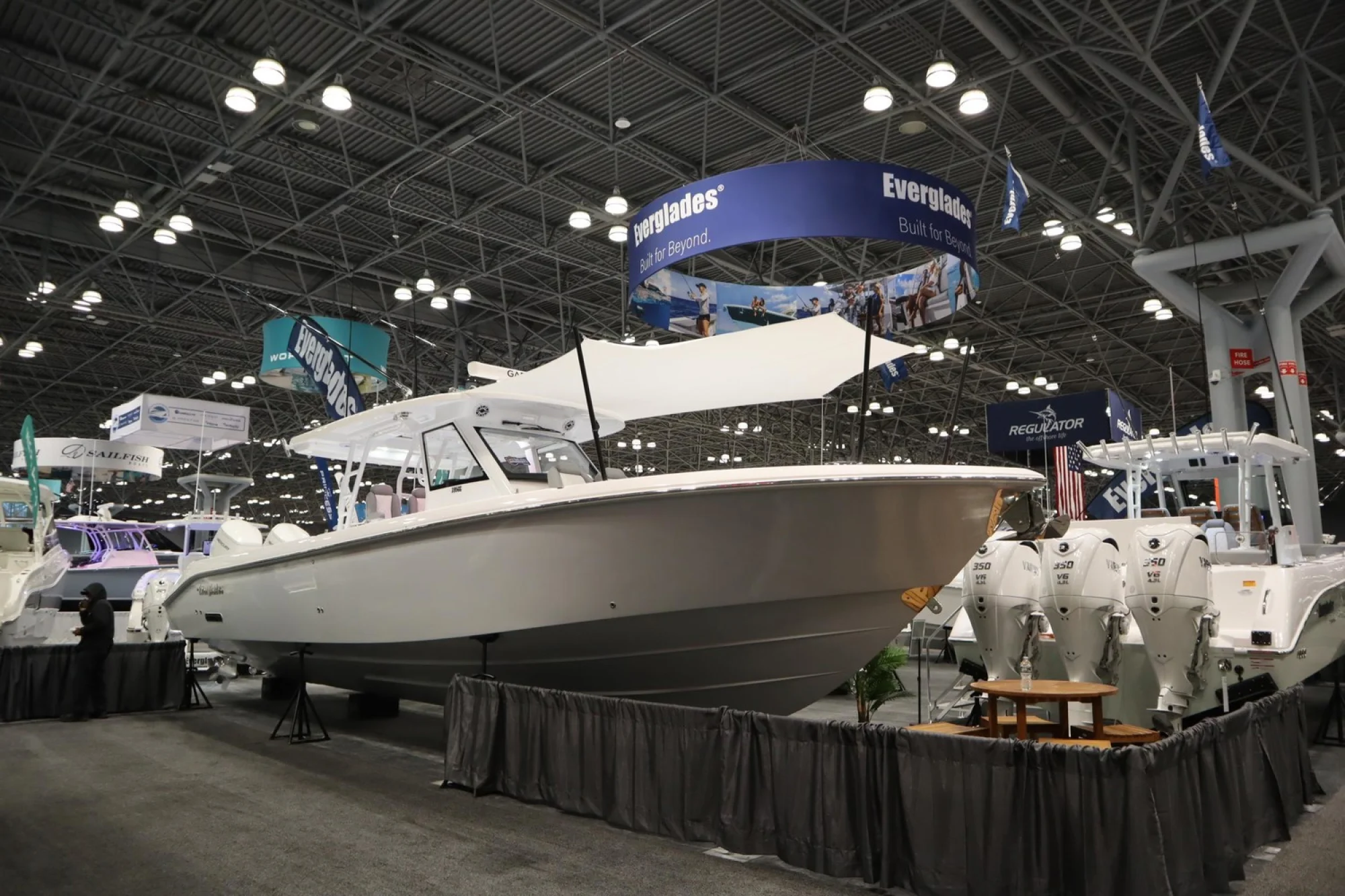 2025 Everglades 395CC - Image 2