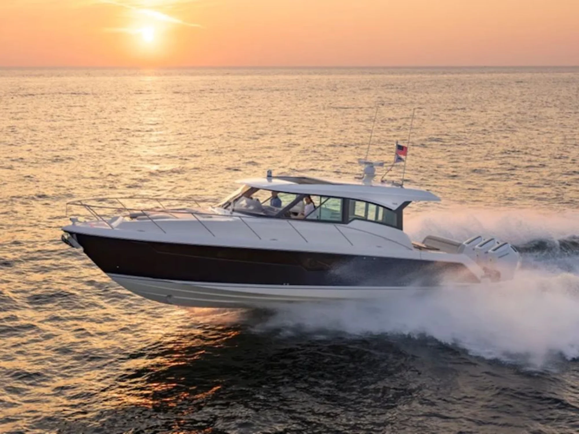 Tiara Yachts 48LE - Image 2