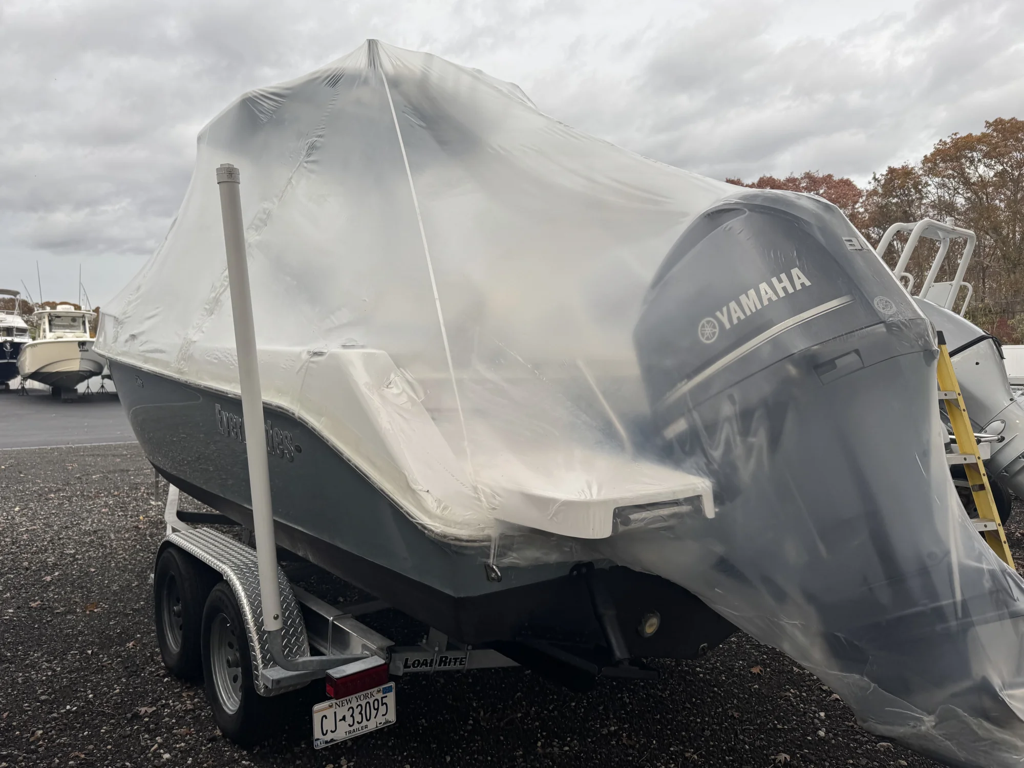 2017 Everglades 230 Center Console - Image 4