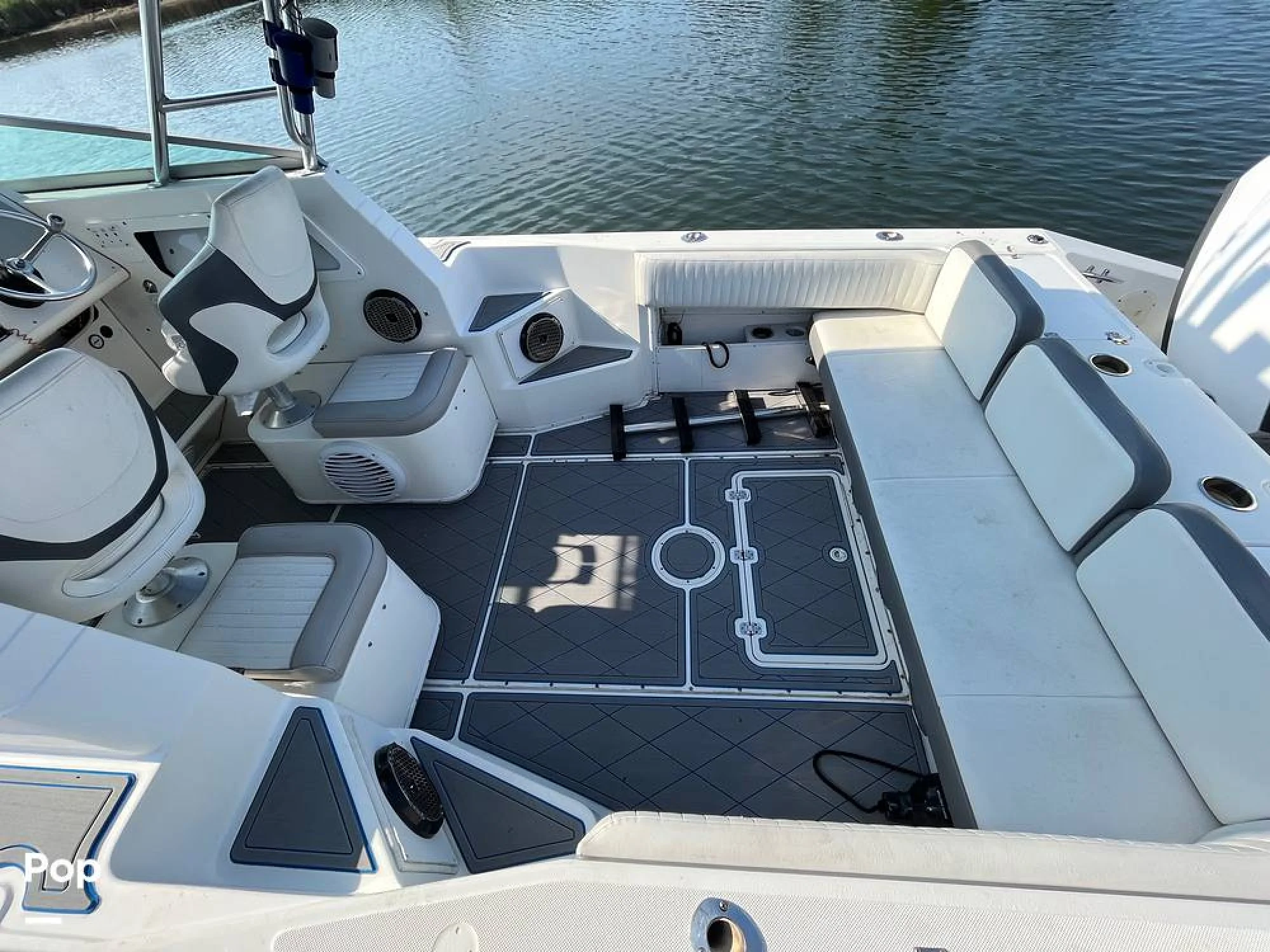 1996 Fountain Sportfish Cruiser - Image 4