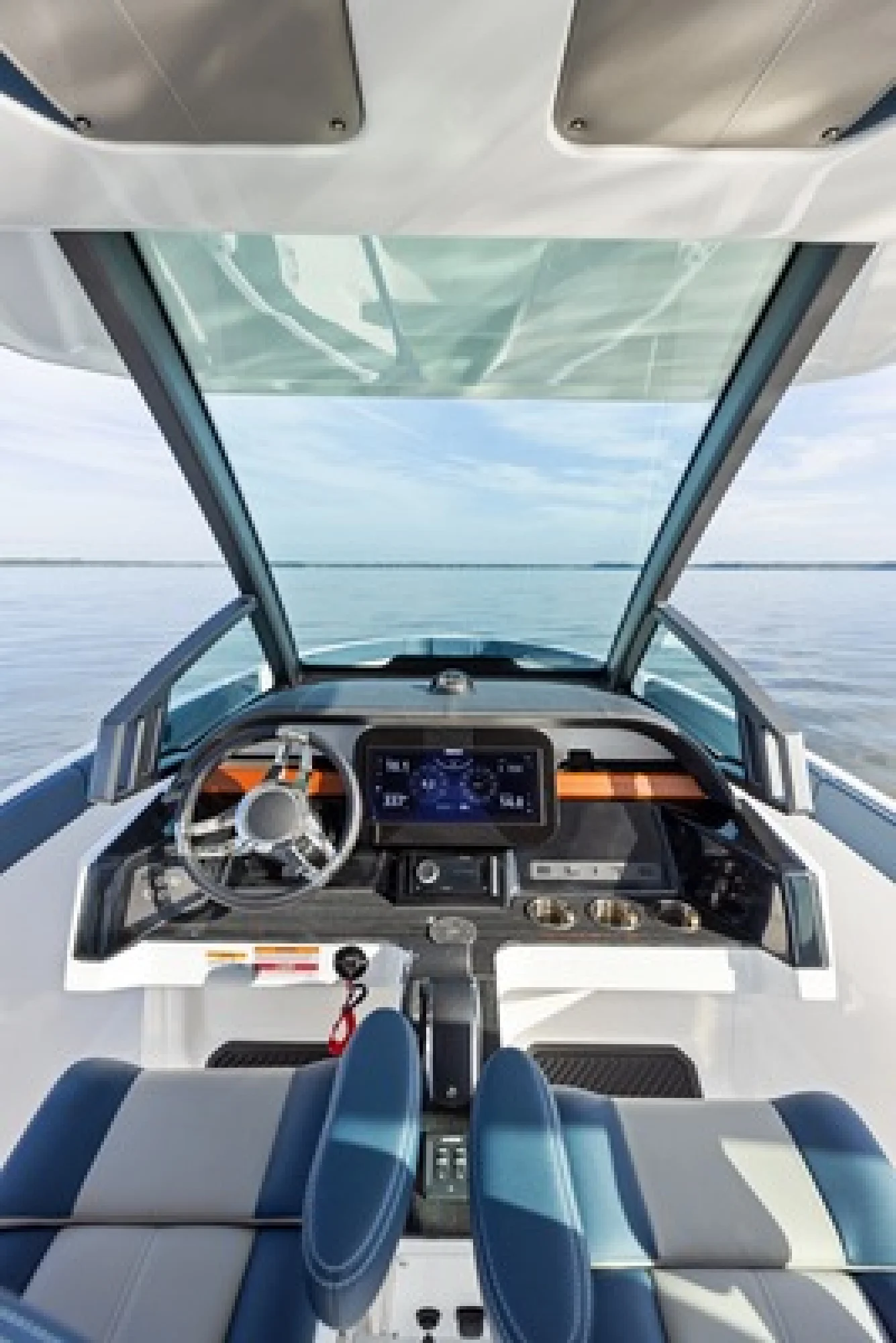 2026 Monterey Elite 25 OB Bowrider - Image 2