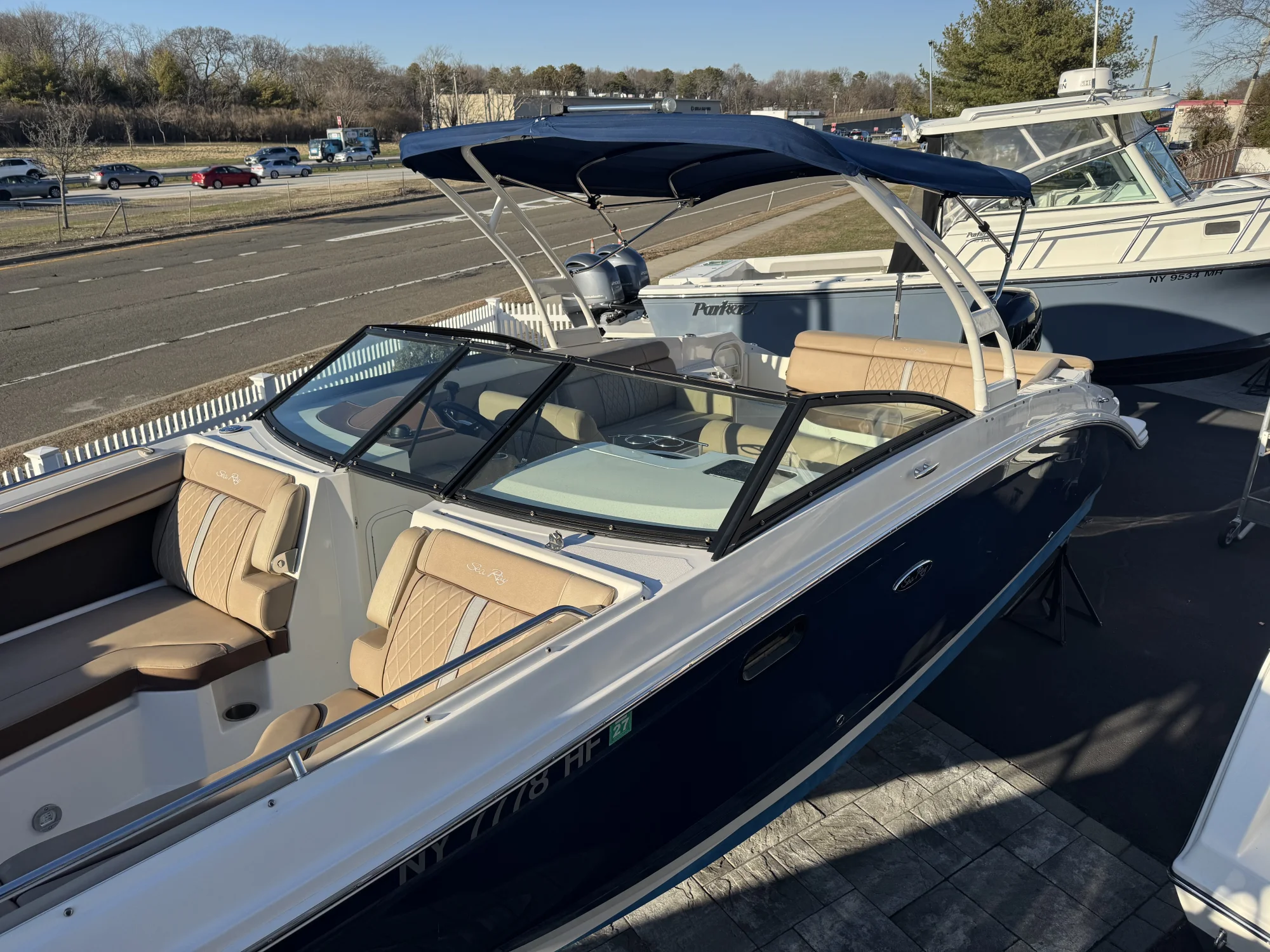 2016 Sea Ray 270SDX - Image 5