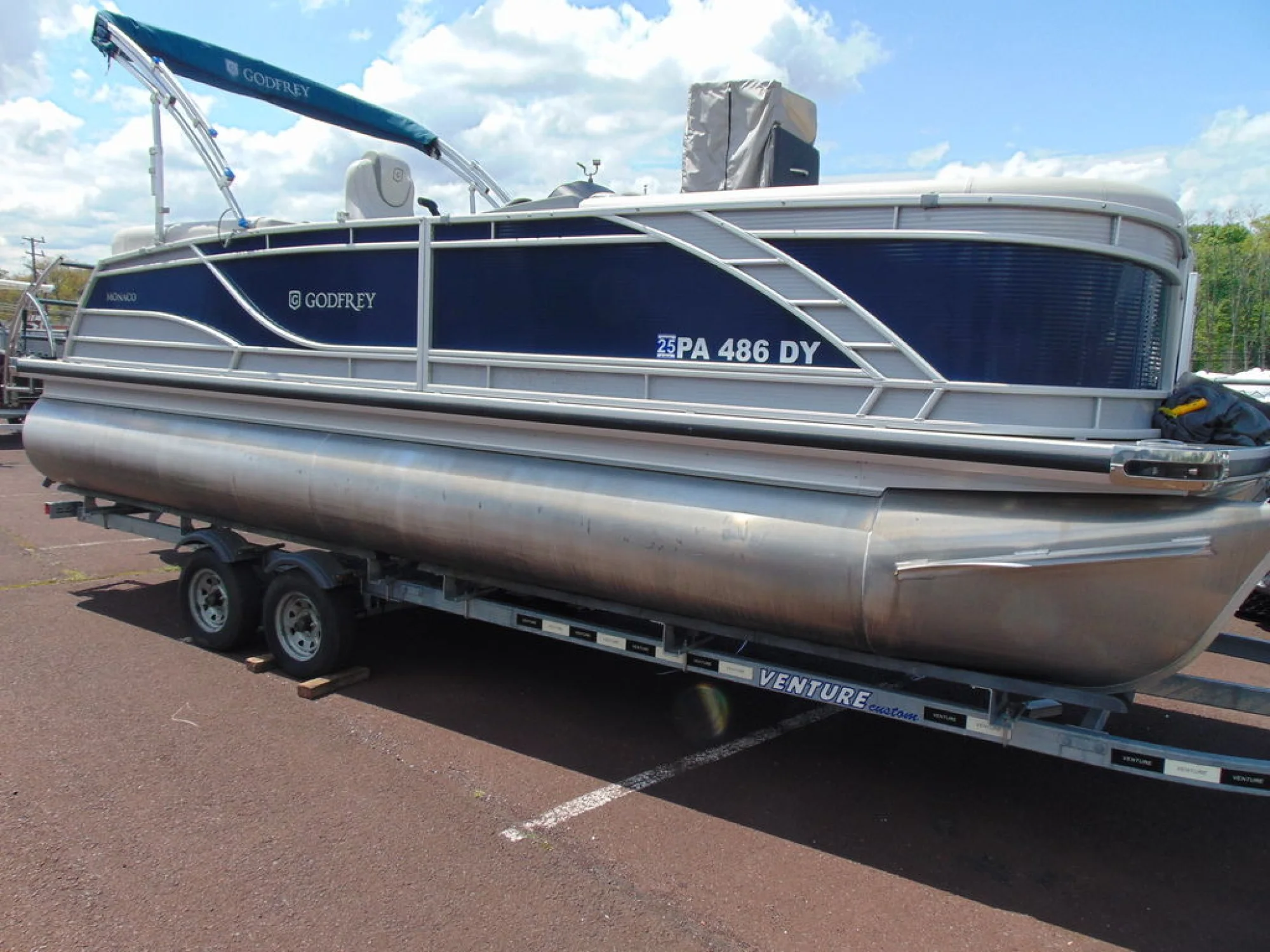 Godfrey Pontoons MC 235 SB - Image 2