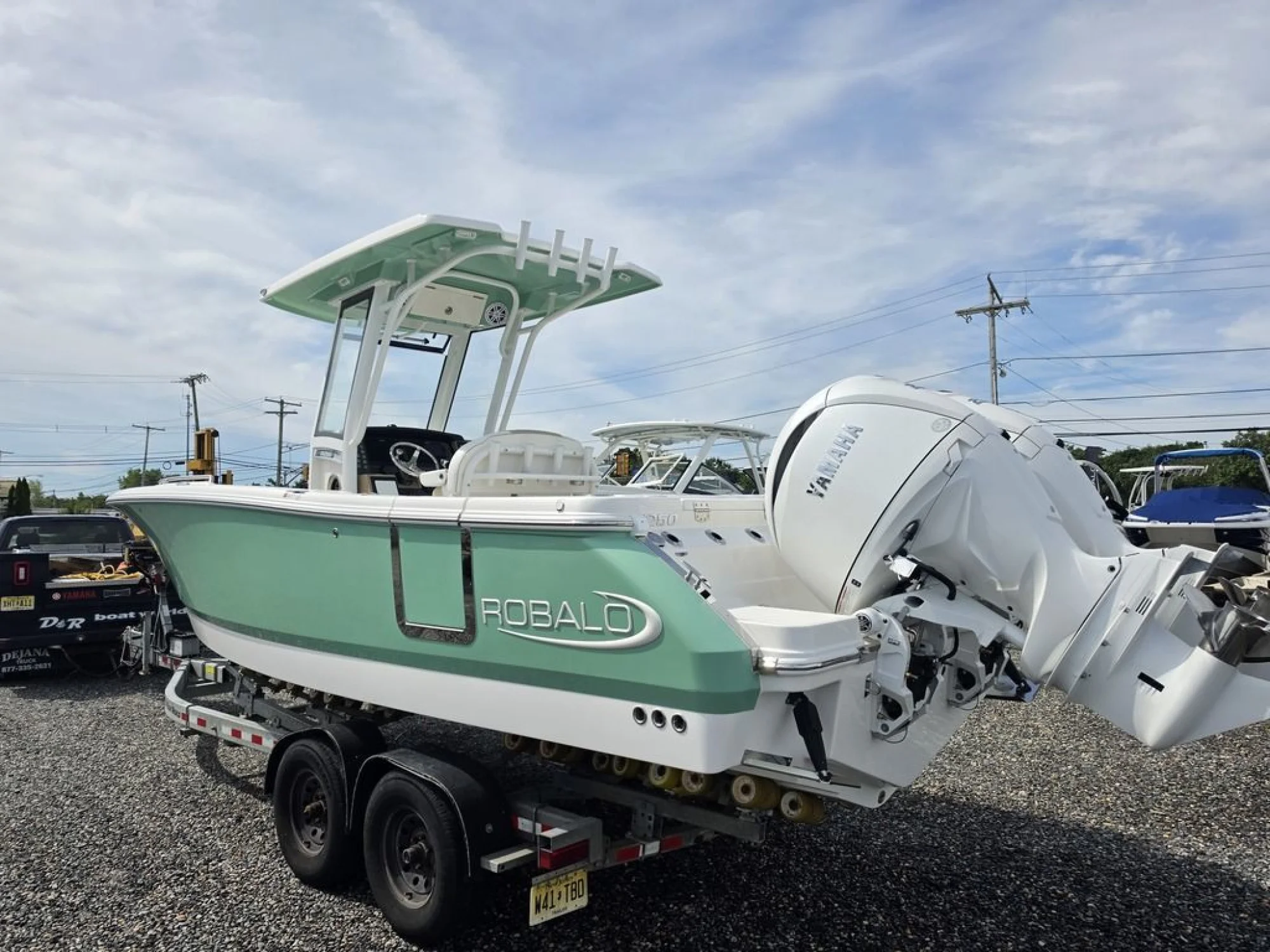 2027 Robalo R250 - Image 4