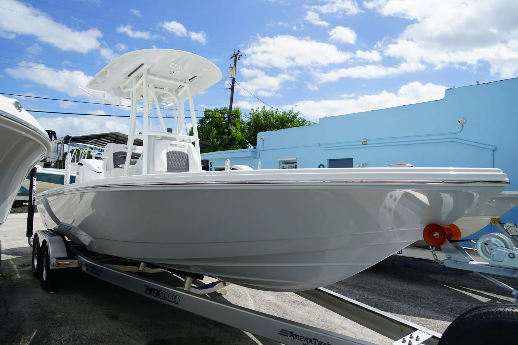 2026 PATHFINDER BOATS 2500 Hybrid - Image 2