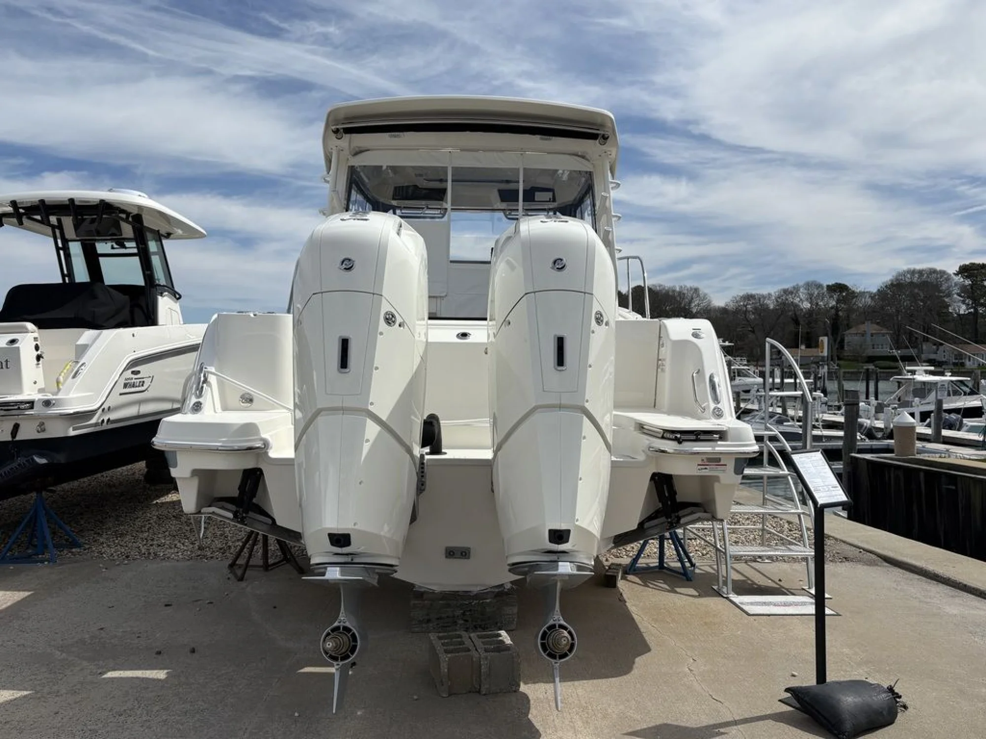 Boston Whaler 365 Conquest - Image 3