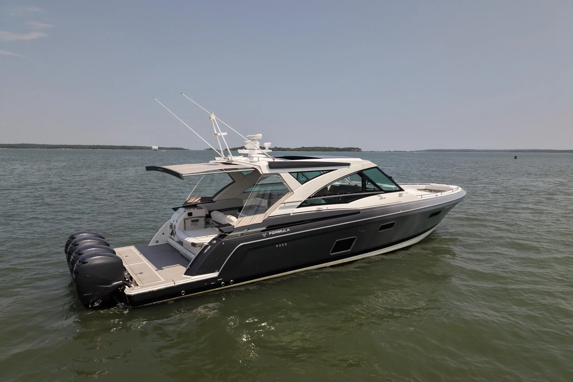 2019 Formula 430 Super Sport Crossover - Image 4