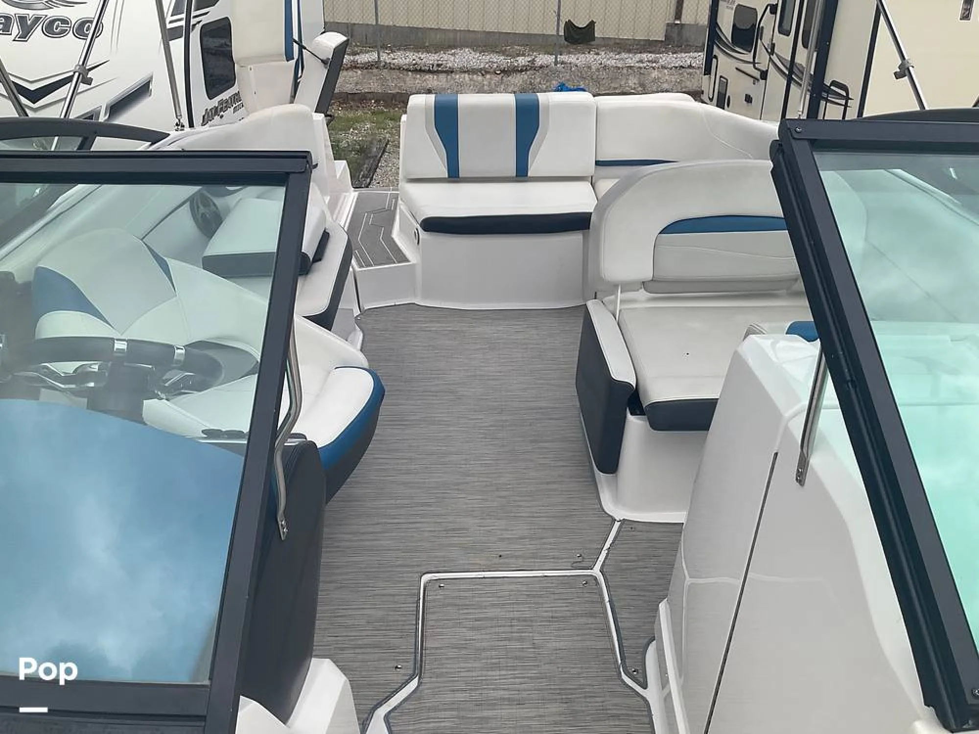2016 Regal FasDeck 22 ESX - Image 4