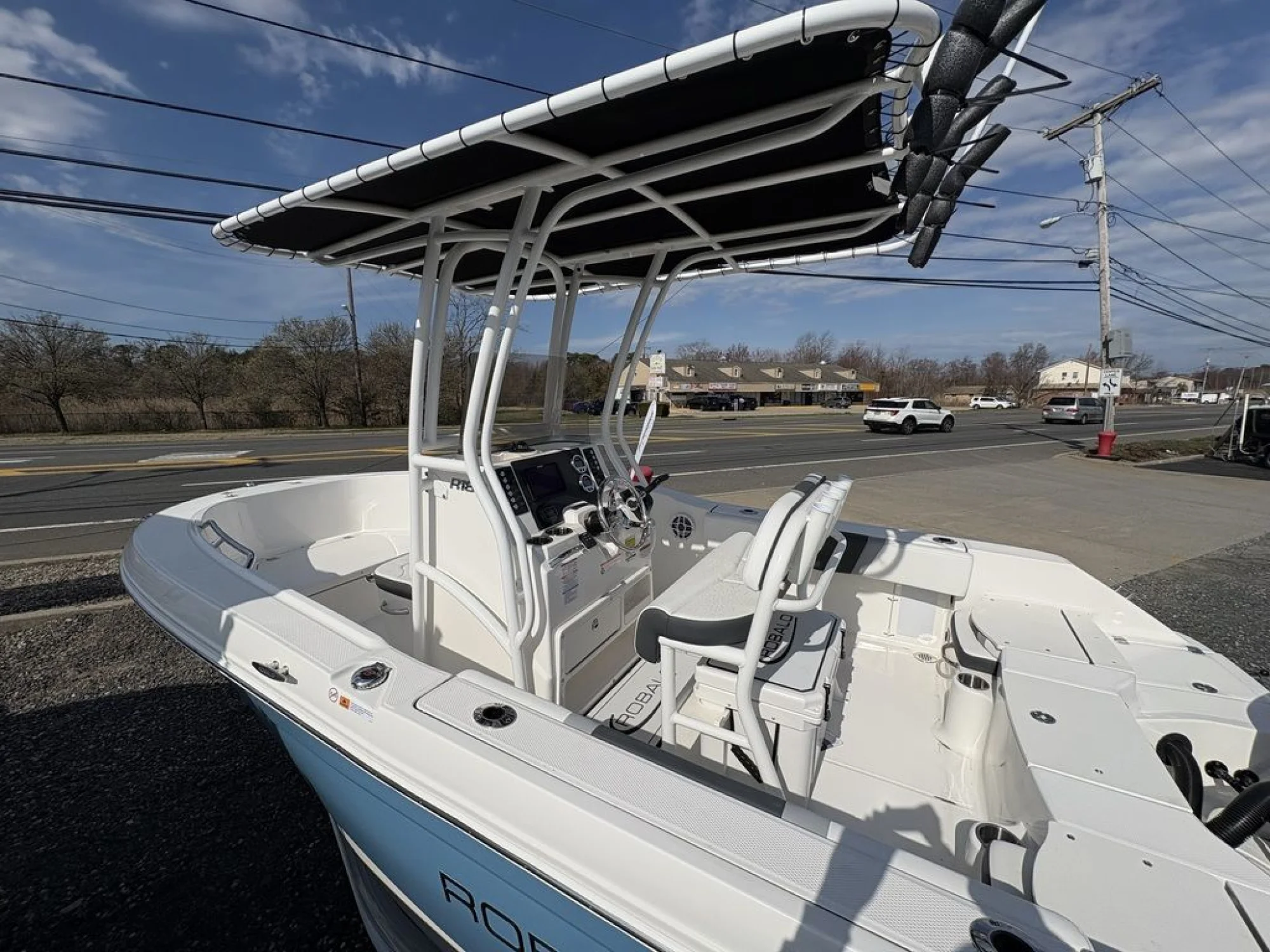 2026 Robalo R180 - Image 4