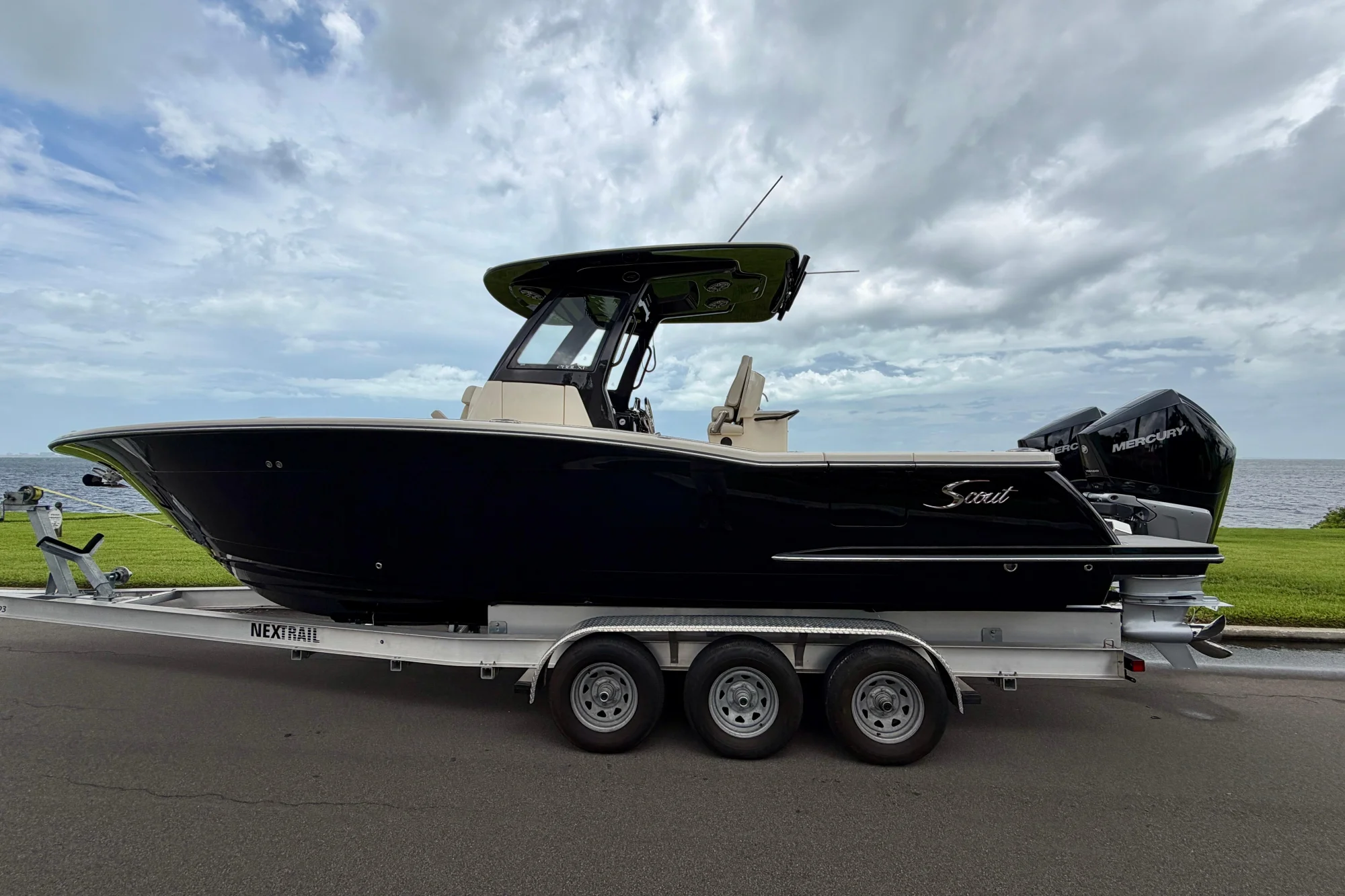 2027 Scout 288 LXF