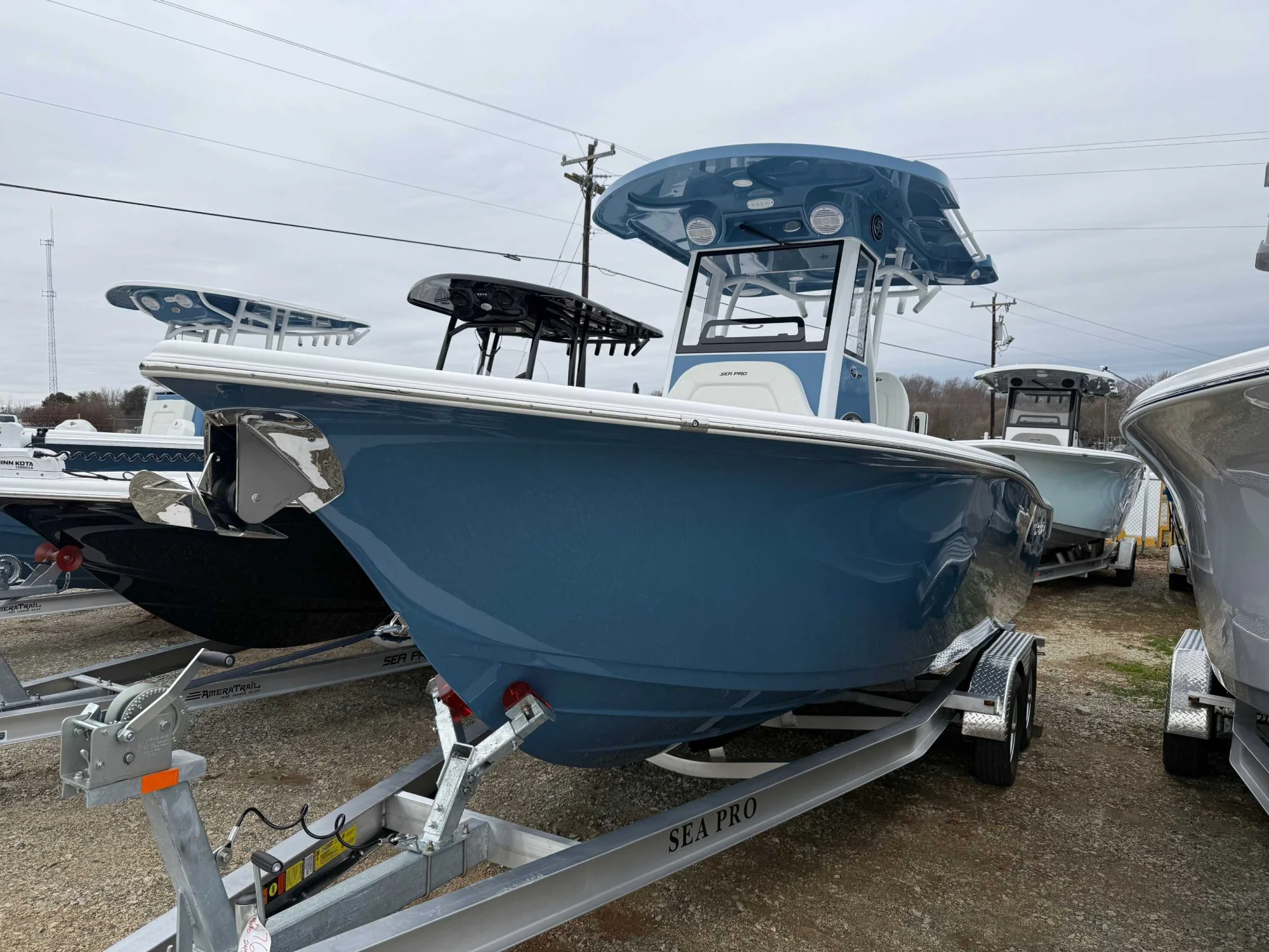 2026 Sea Pro 242 DLX - Image 2