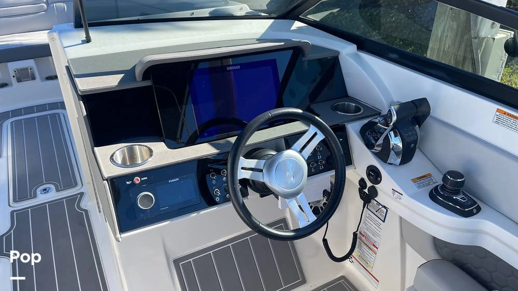 2022 Sea Ray SDX 290 OB - Image 3