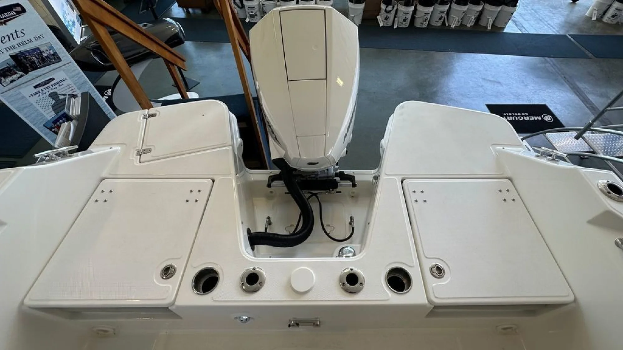Boston Whaler 210 Vantage - Image 4