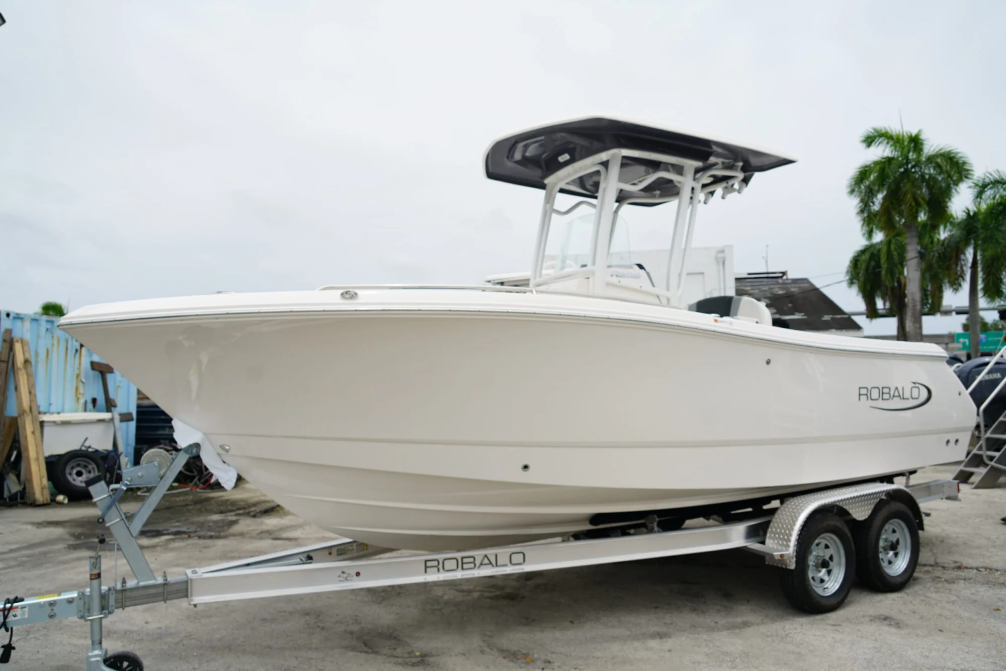 2025 ROBALO 232 Explorer