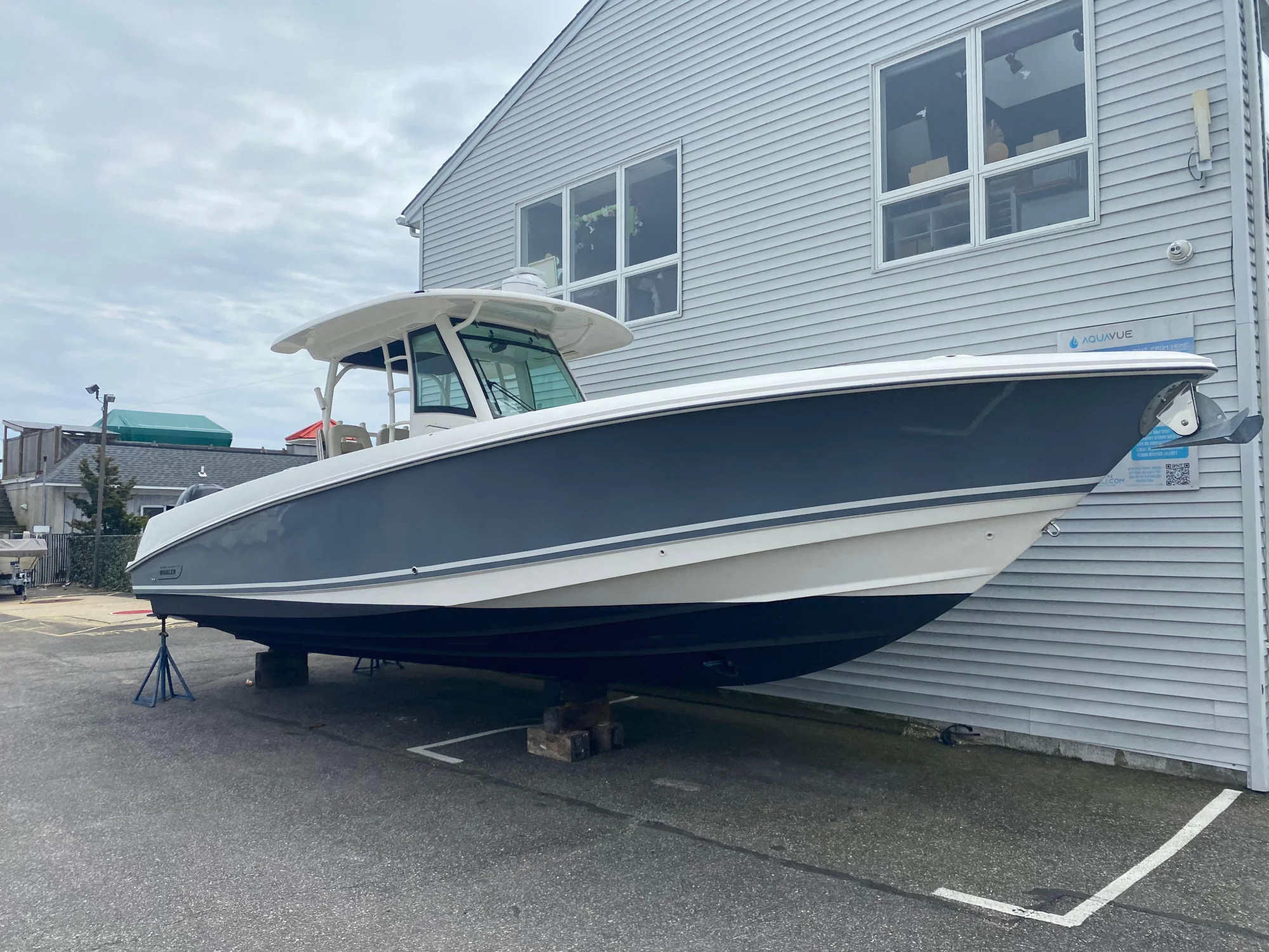 2017 Boston Whaler 350 Outrage - Main Image
