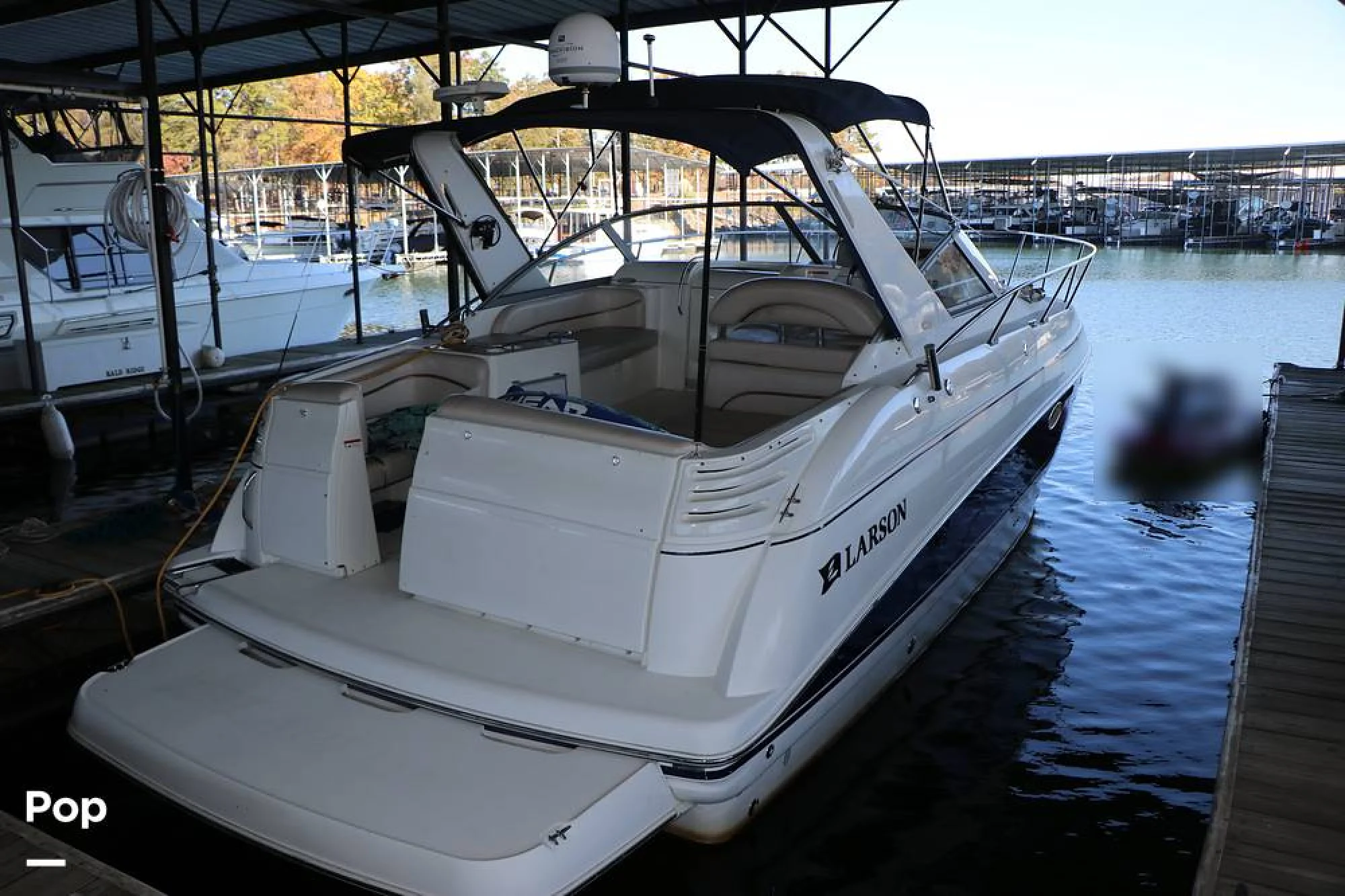 2005 Larson 330 Cabrio - Image 2