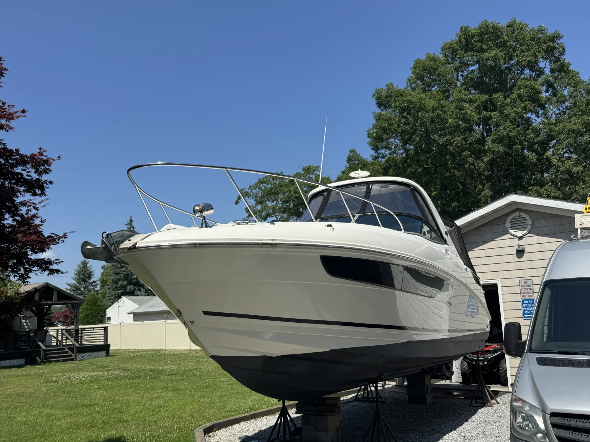 2016 Sea Ray Sundancer 310 - Image 2