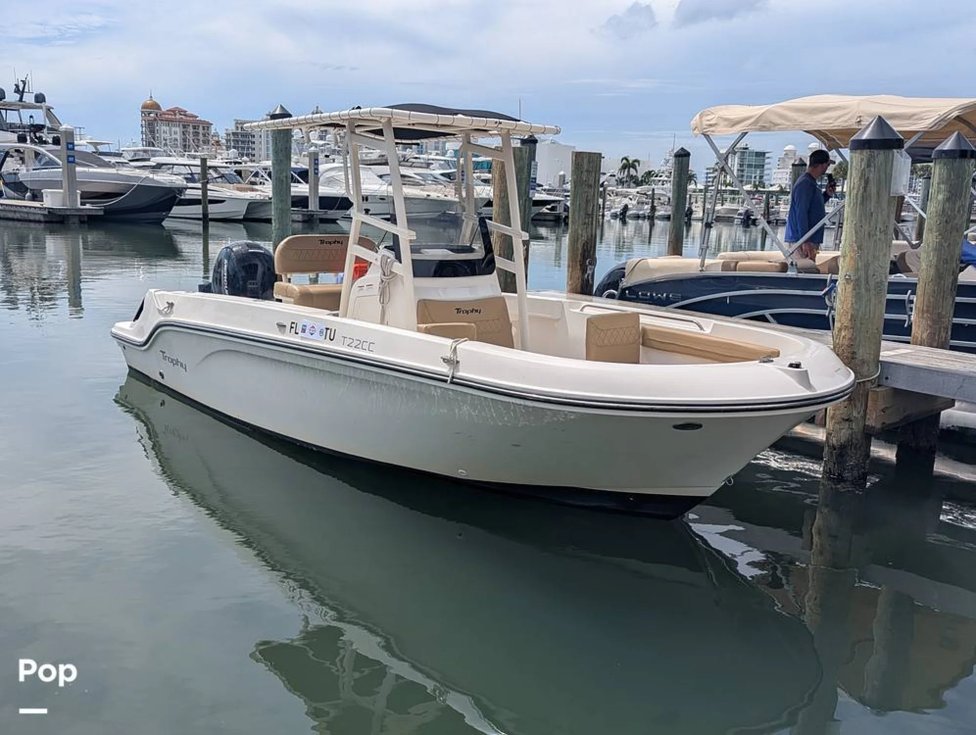 2024 Trophy T22 CC - Main Image