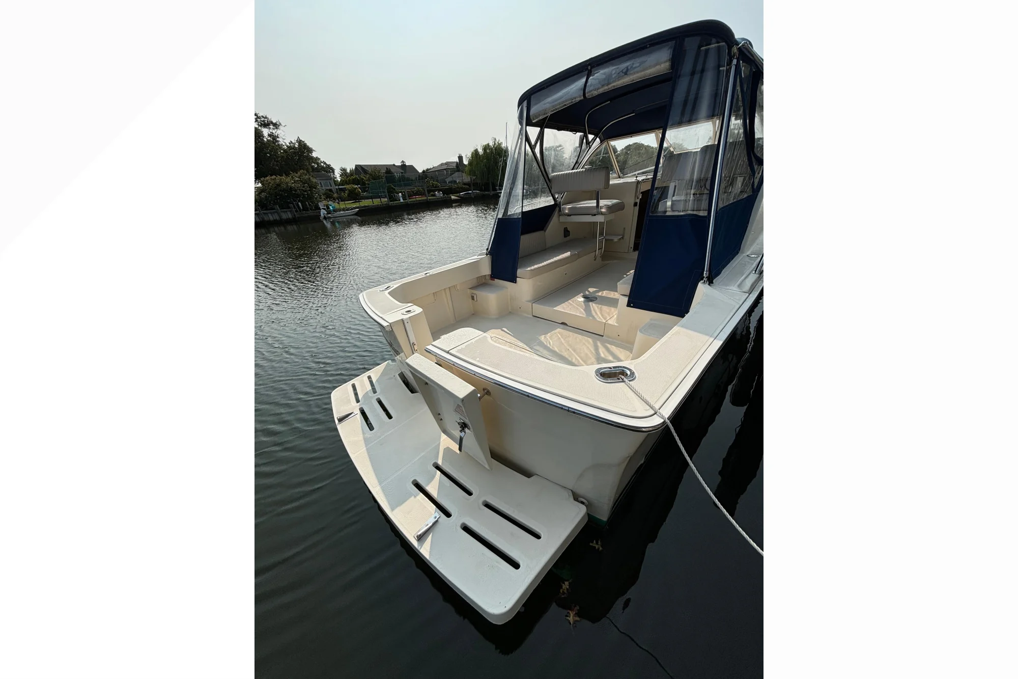 2005 Mainship Pilot 30-II Sedan - Image 5