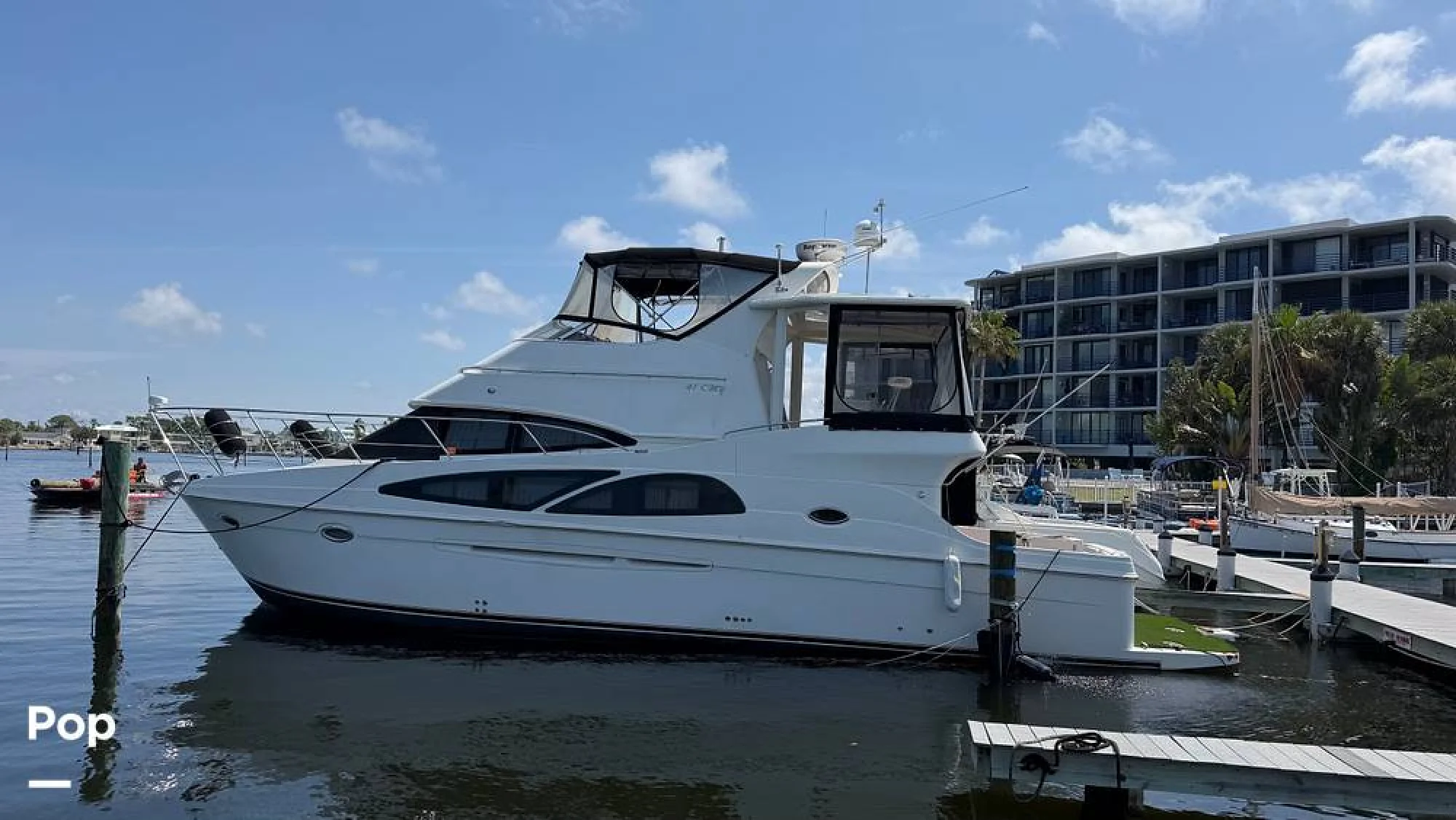 2005 Carver 41 Motoryacht - Image 2