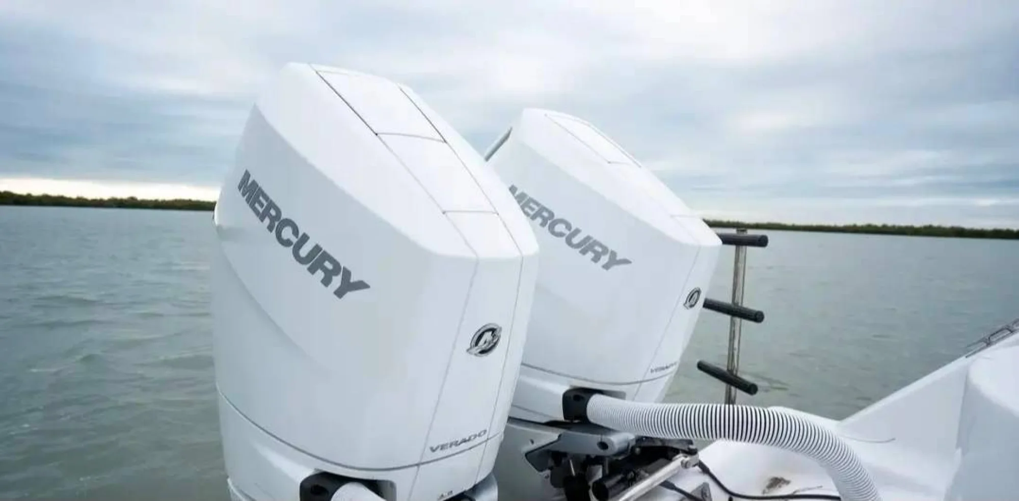 2024 Onslow Bay 33 T.E. – Twin 400 V10s – WARRANTY - Image 5