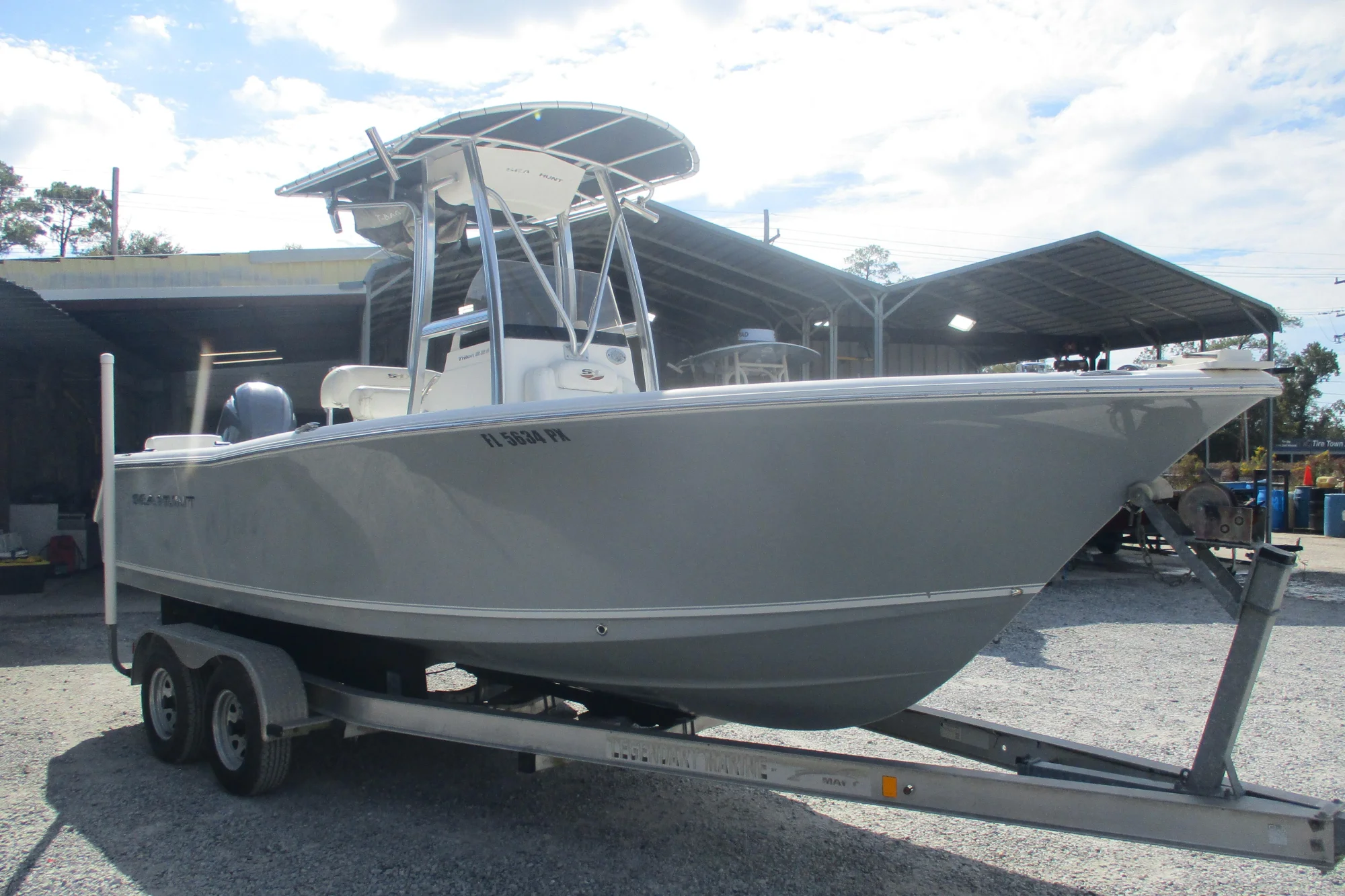 2015 Sea Hunt Triton 225 - Image 5