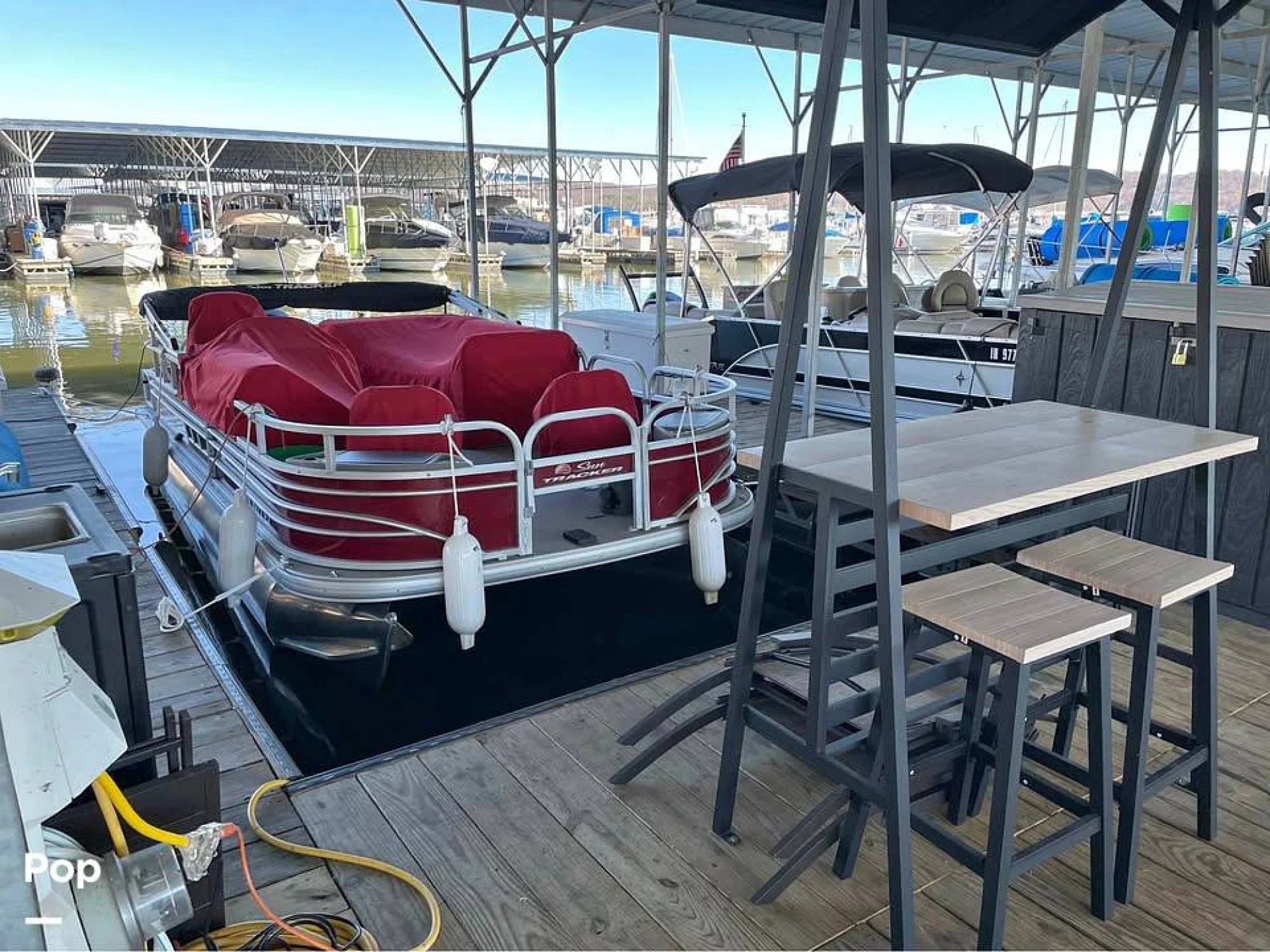 2022 Sun Tracker Fishin' Barge 20 DLX - Main Image