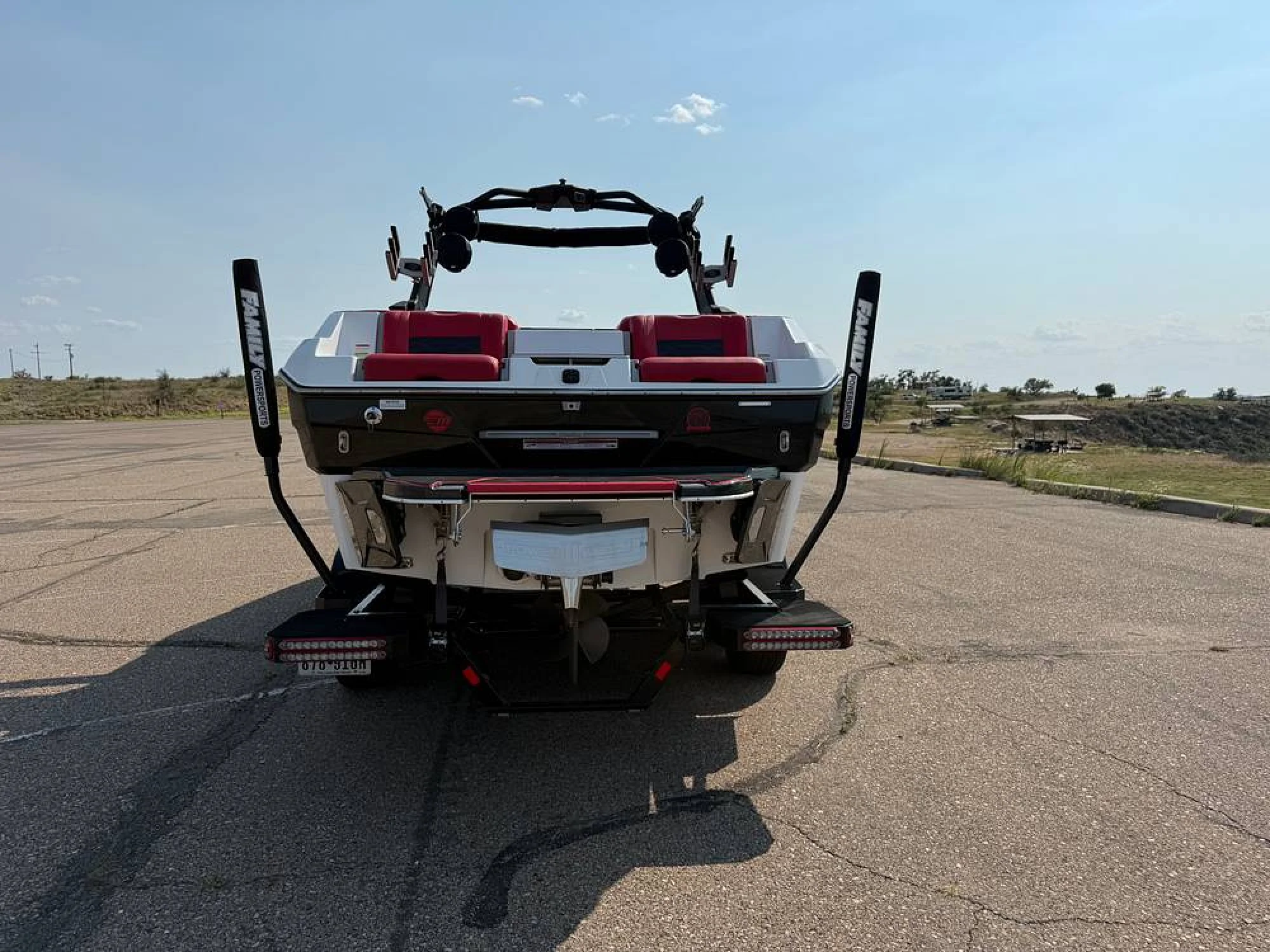 2023 Malibu Wakesetter 25 LSV - Image 2