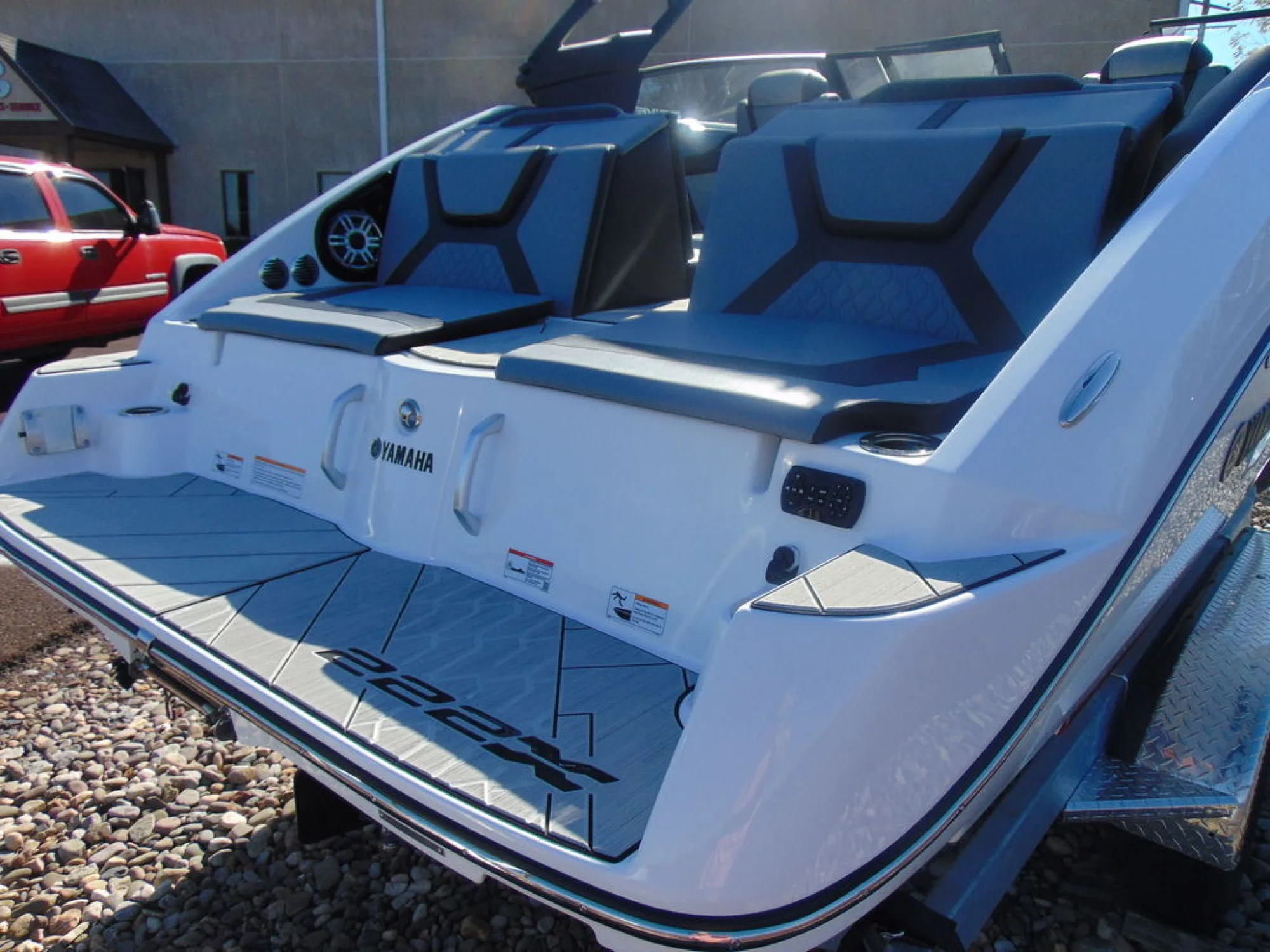 Yamaha Boats 222XD - Image 4