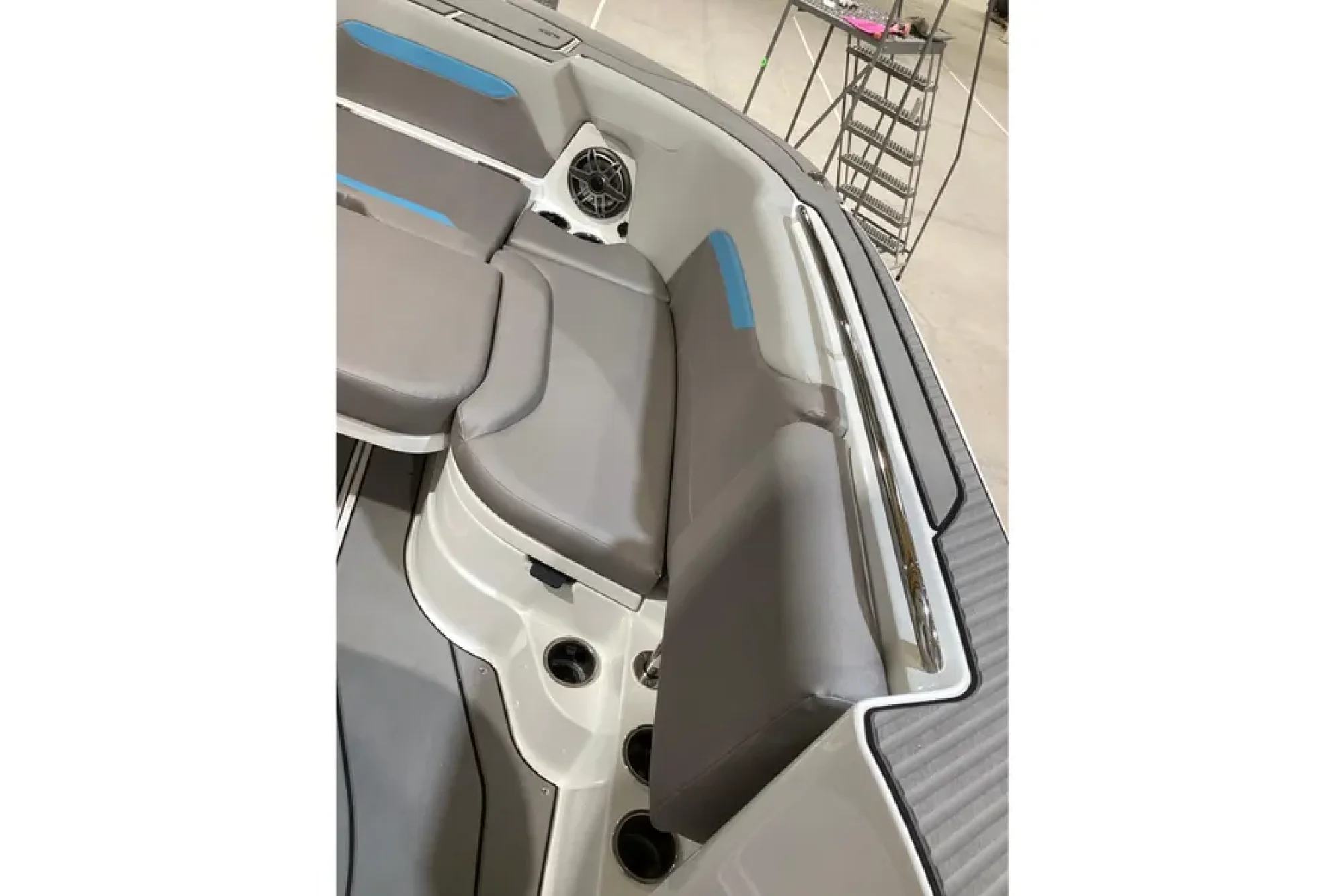 2025 Hurricane 24 Center Console OB - Image 5
