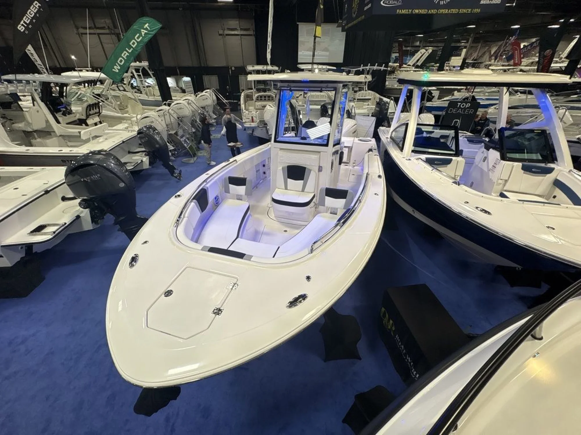 2026 Robalo R250 - Image 5
