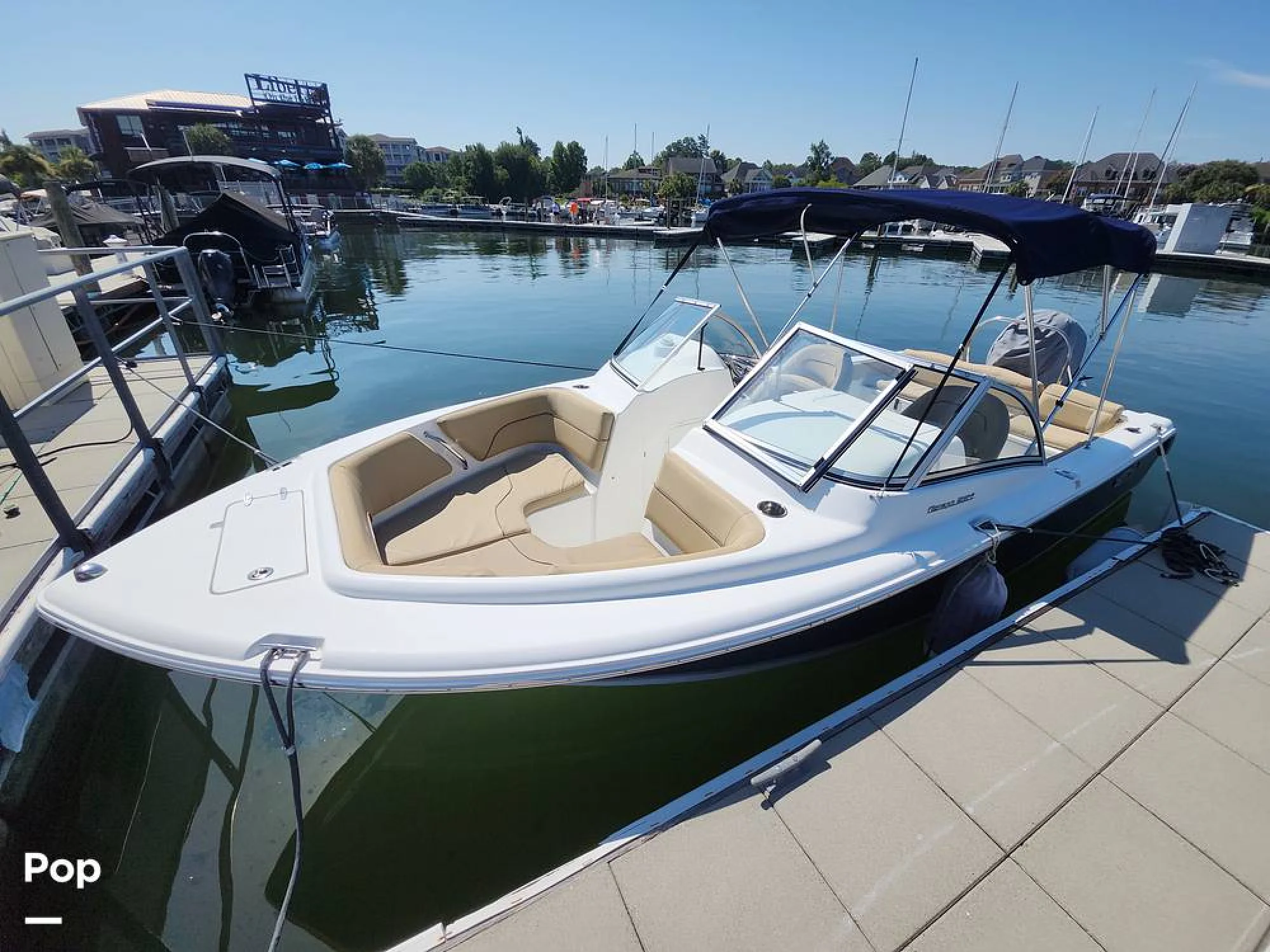 2017 Sea Hunt Escape 211 LE - Image 3