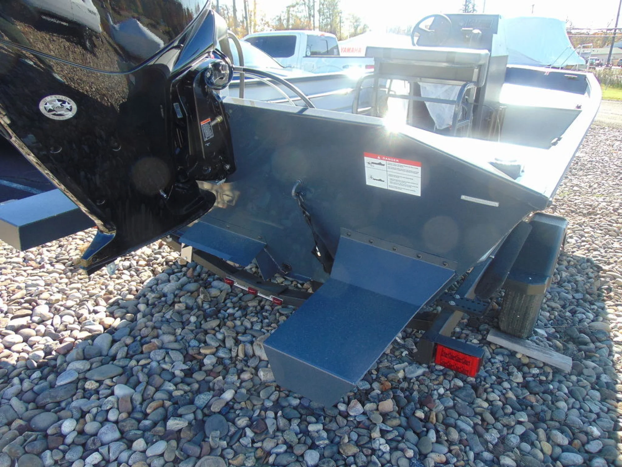 Crestliner 1870 Retriever FCC - Image 4