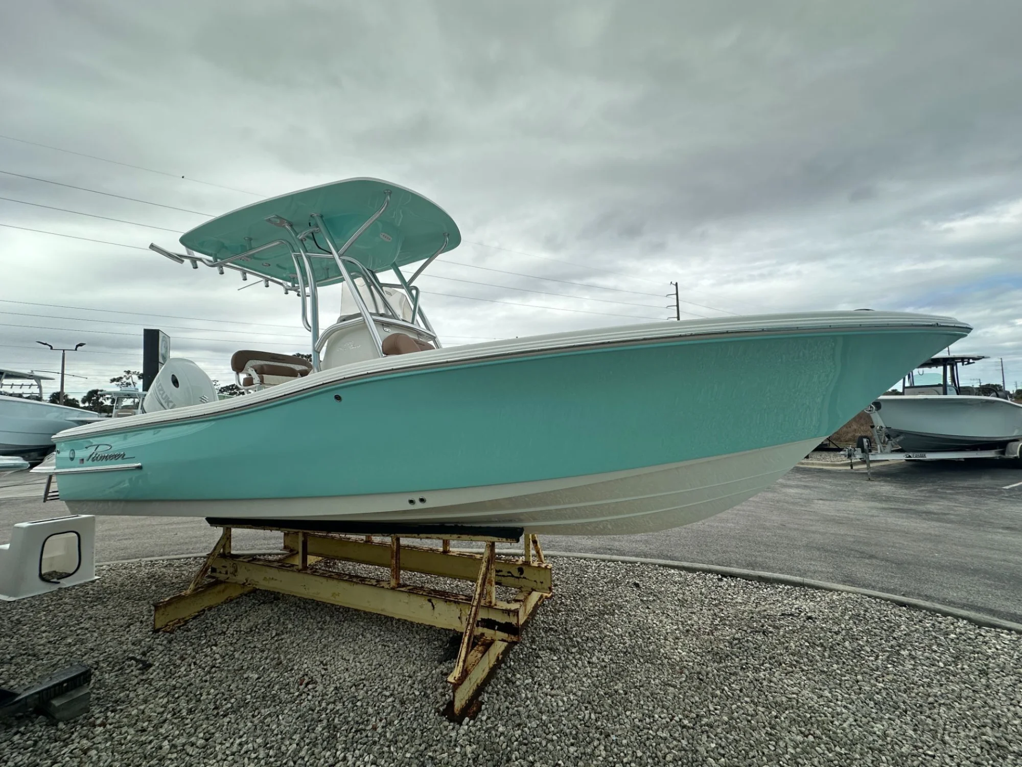 2026 Pioneer 220 Bay Sport - Image 4