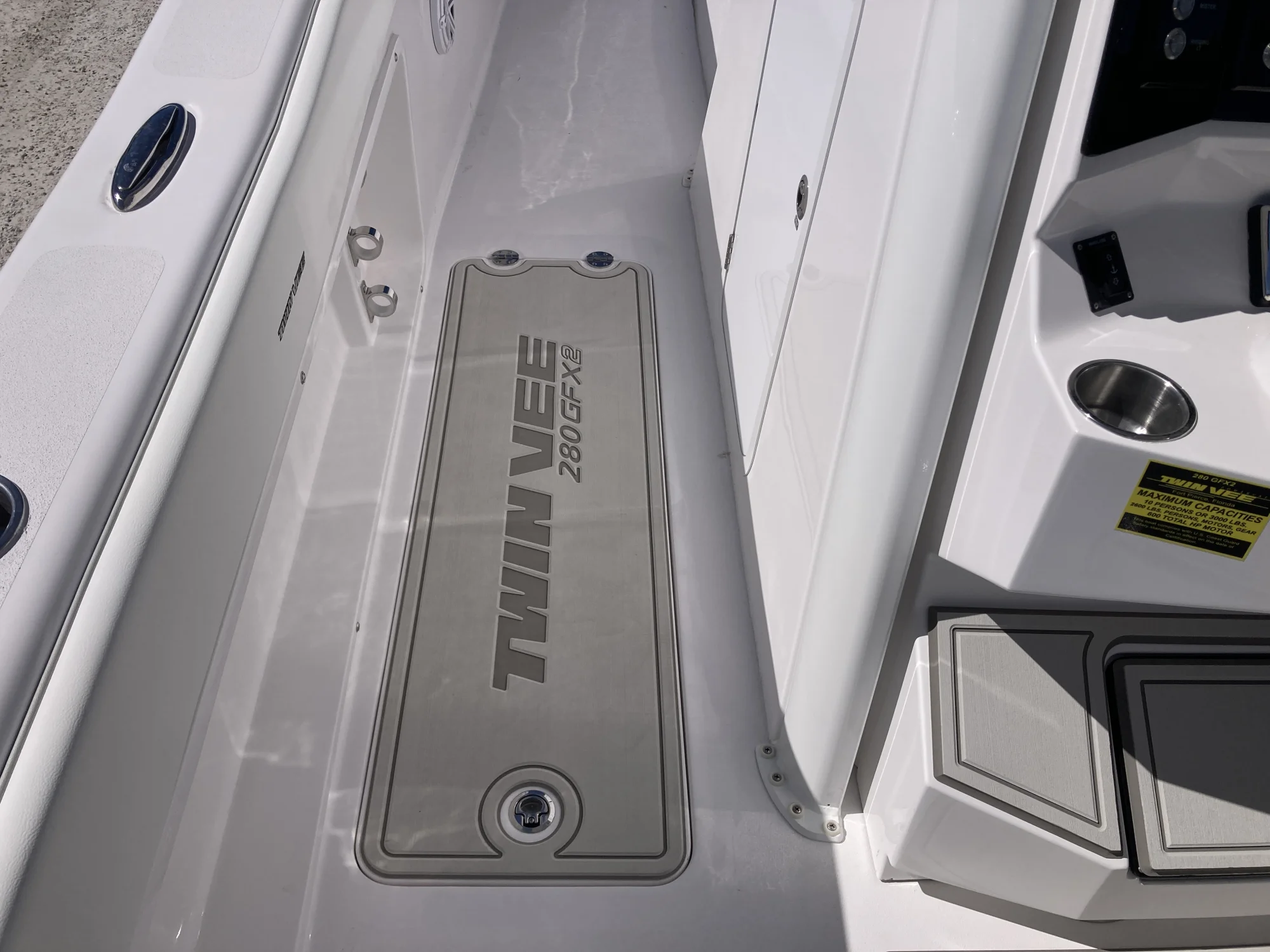 2026 Twin Vee 280 GFX2 - Image 5